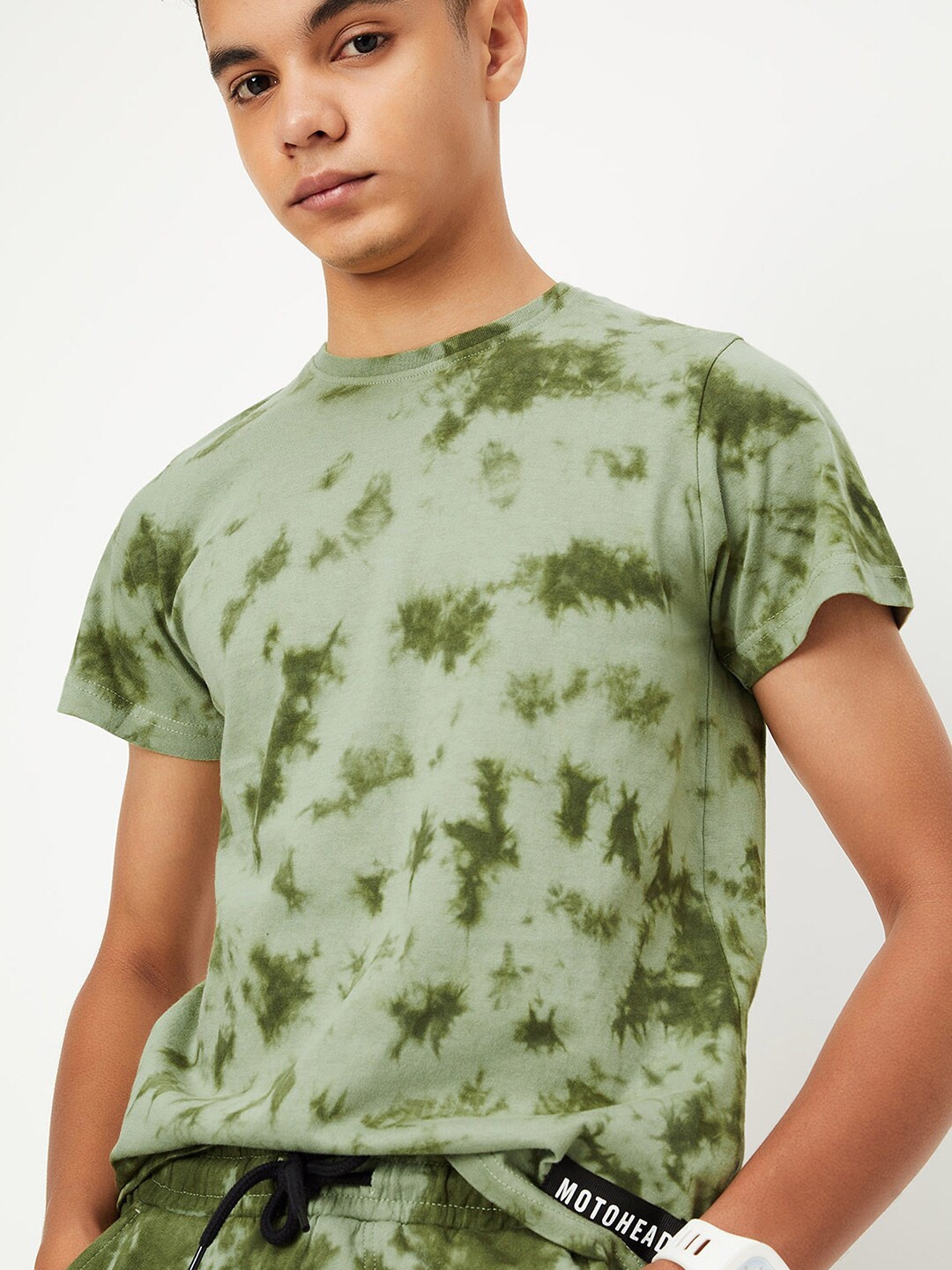 

max Boys Dyed Round Neck Tshirt, Green