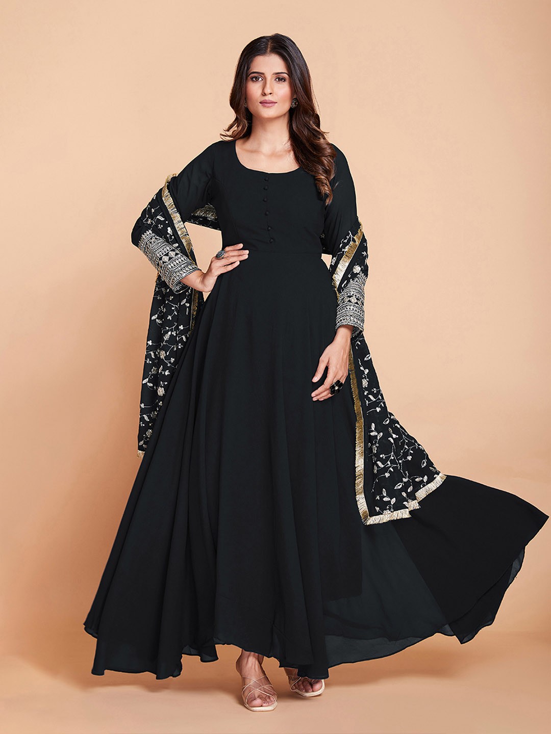 

ODETTE Women Solid Embroidered Kurta with Trousers & With Dupatta, Black