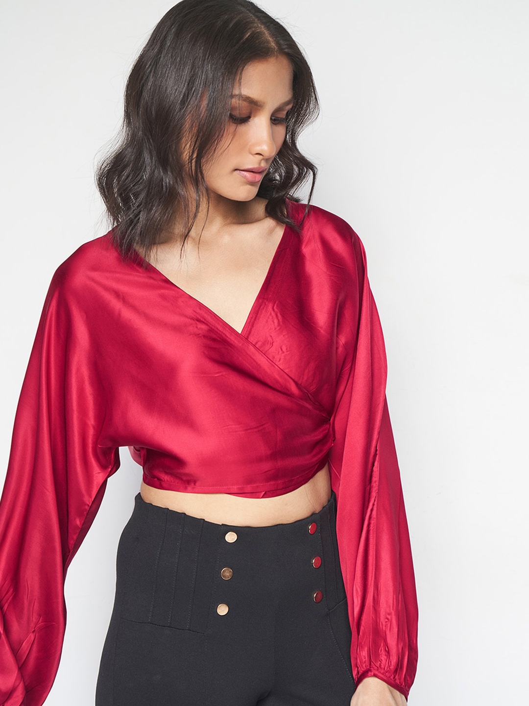 

AND V-Neck Cuffed Sleeves Wrap Crop Top, Red