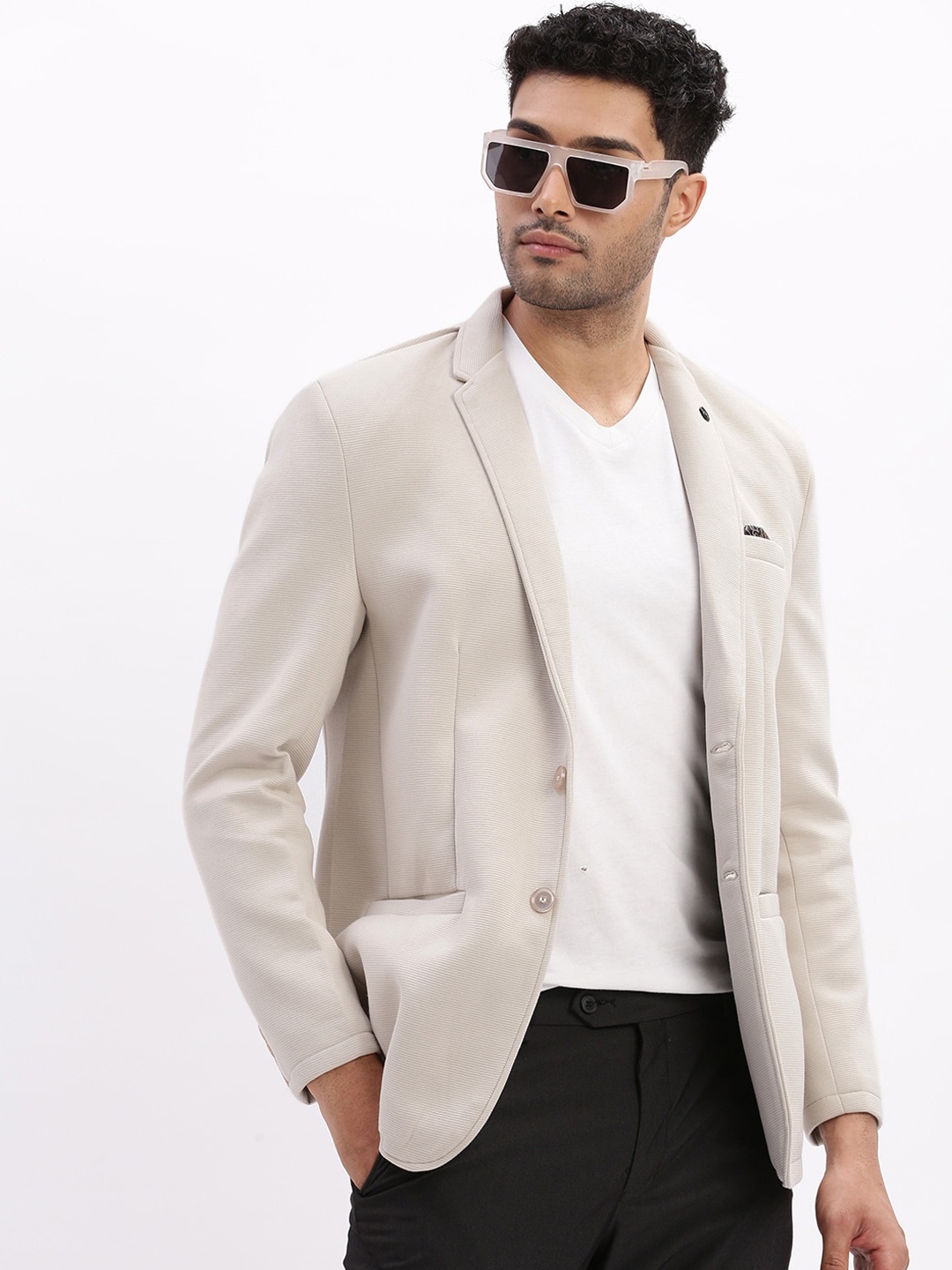 

SHOWOFF Slim-Fit Single Breasted Notched Lapel Collar Cotton Casual Blazer, Cream