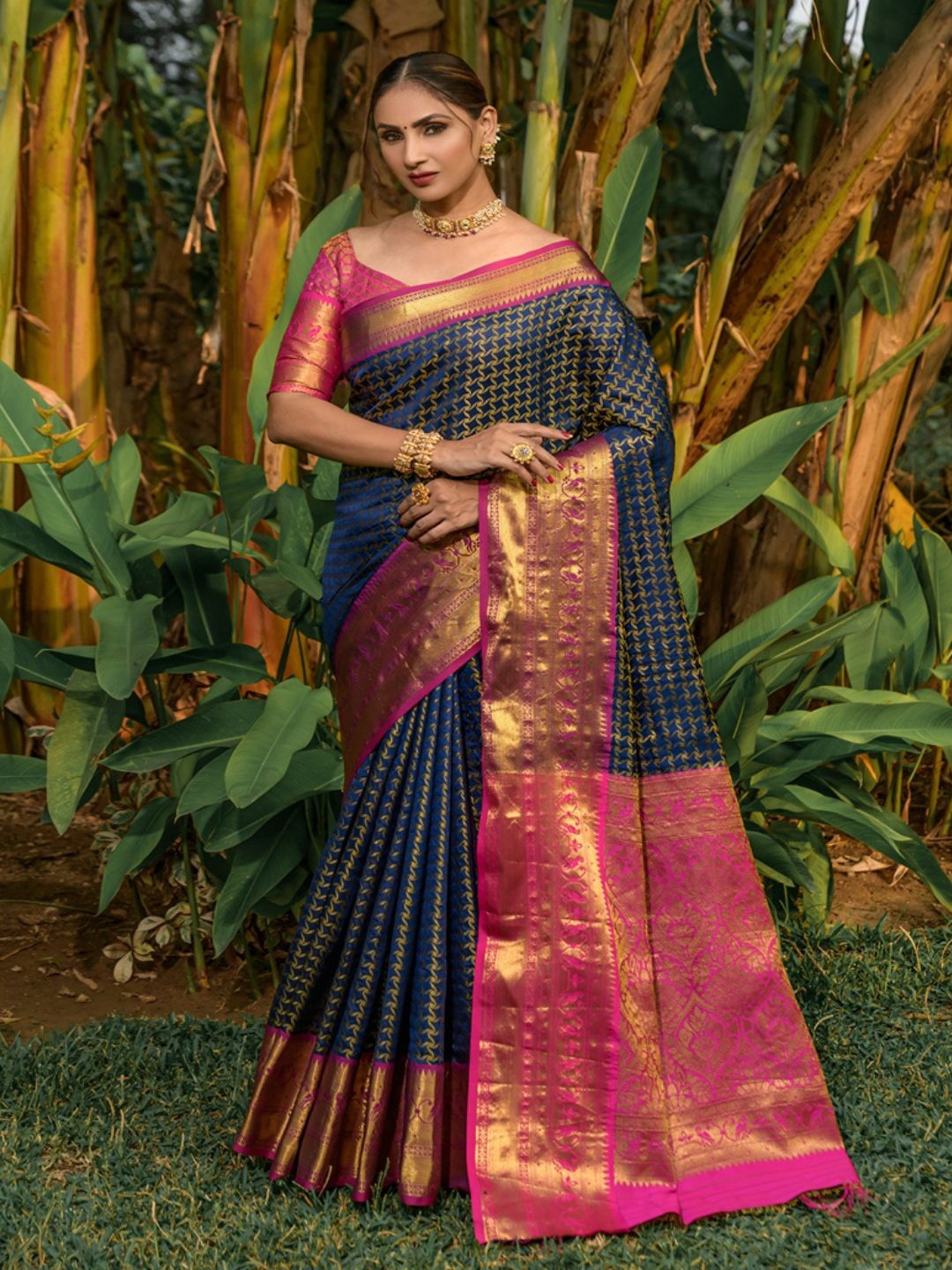 

SGF11 Woven Design Zari Art Silk Kanjeevaram Saree, Blue