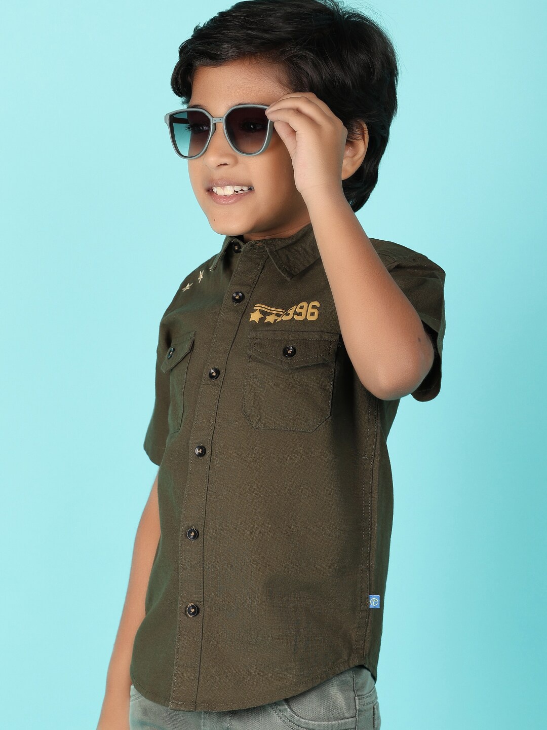 

V-Mart Boys Spread Collar Casual Shirt, Green