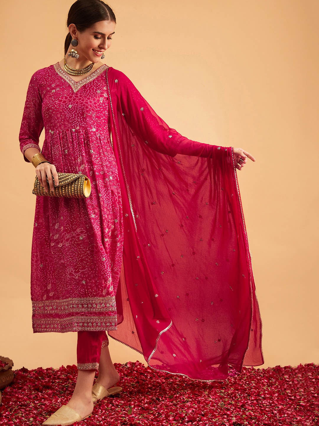 

Ishin V Neck Floral Printed Regular Sequinned Anarkali Kurta Set, Magenta