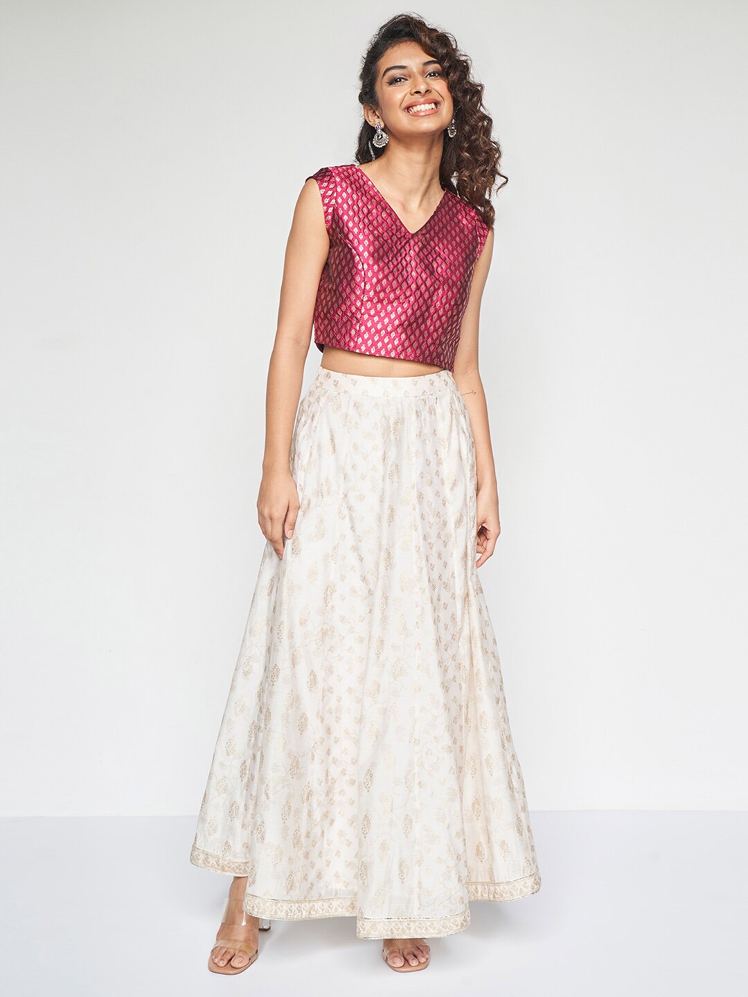 

Global Desi Geometric Printed V-Neck Sleeveless Crop Top, Purple