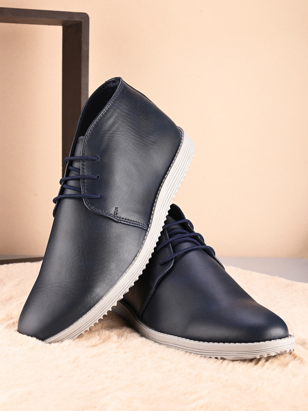 

The Roadster Lifestyle Co. Men Lace-Up Casual Sneakers, Navy blue