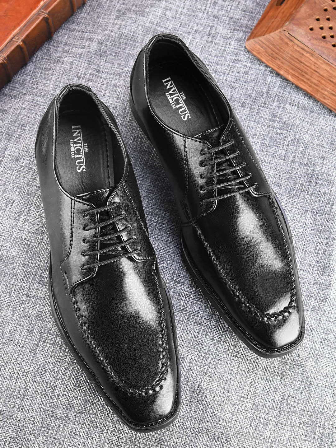 

INVICTUS Men Round Toe Formal Derbys, Black