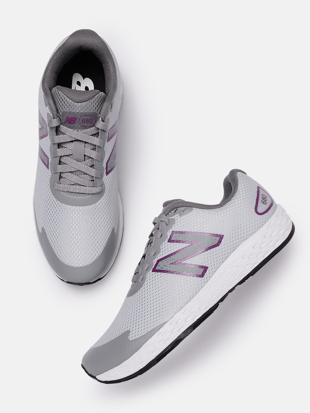 

New Balance Women Woven Design 680XB7 Running Shoes, Grey