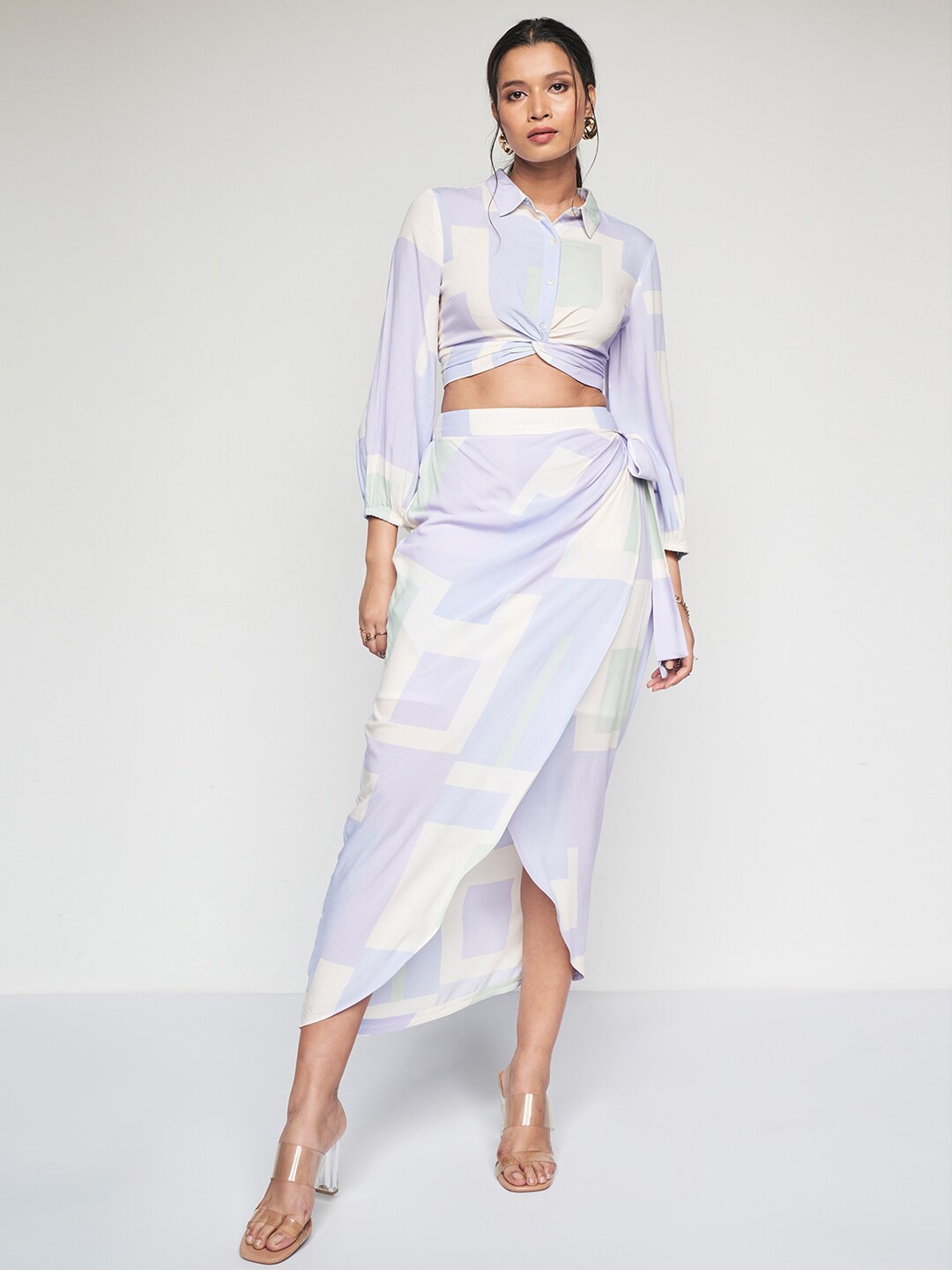 

AND Abstract Printed Shirt Collar Crop Top With Skirt, Blue