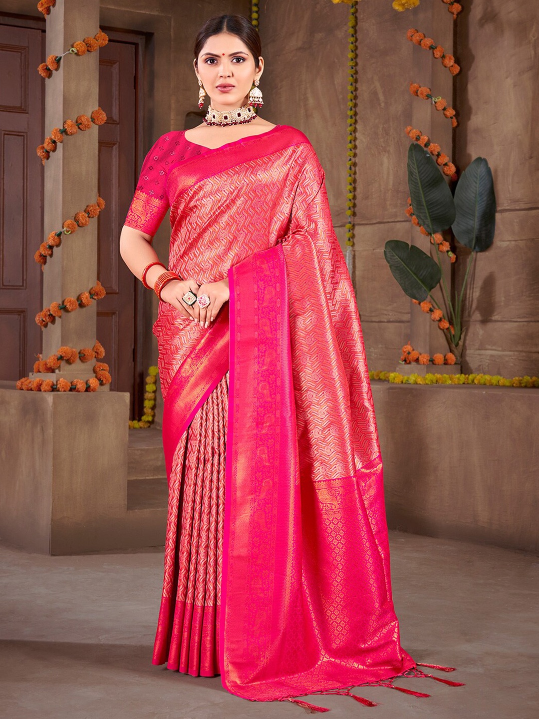 

SANGAM PRINTS Woven Design Silk Blend Designer Tussar Saree, Pink