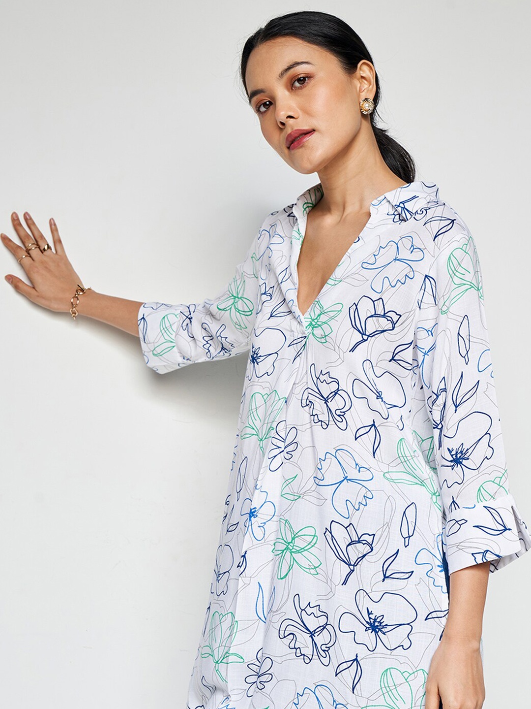 

AND Print Mandarin Collar Roll-Up Sleeves Shirt Style Top, Beige