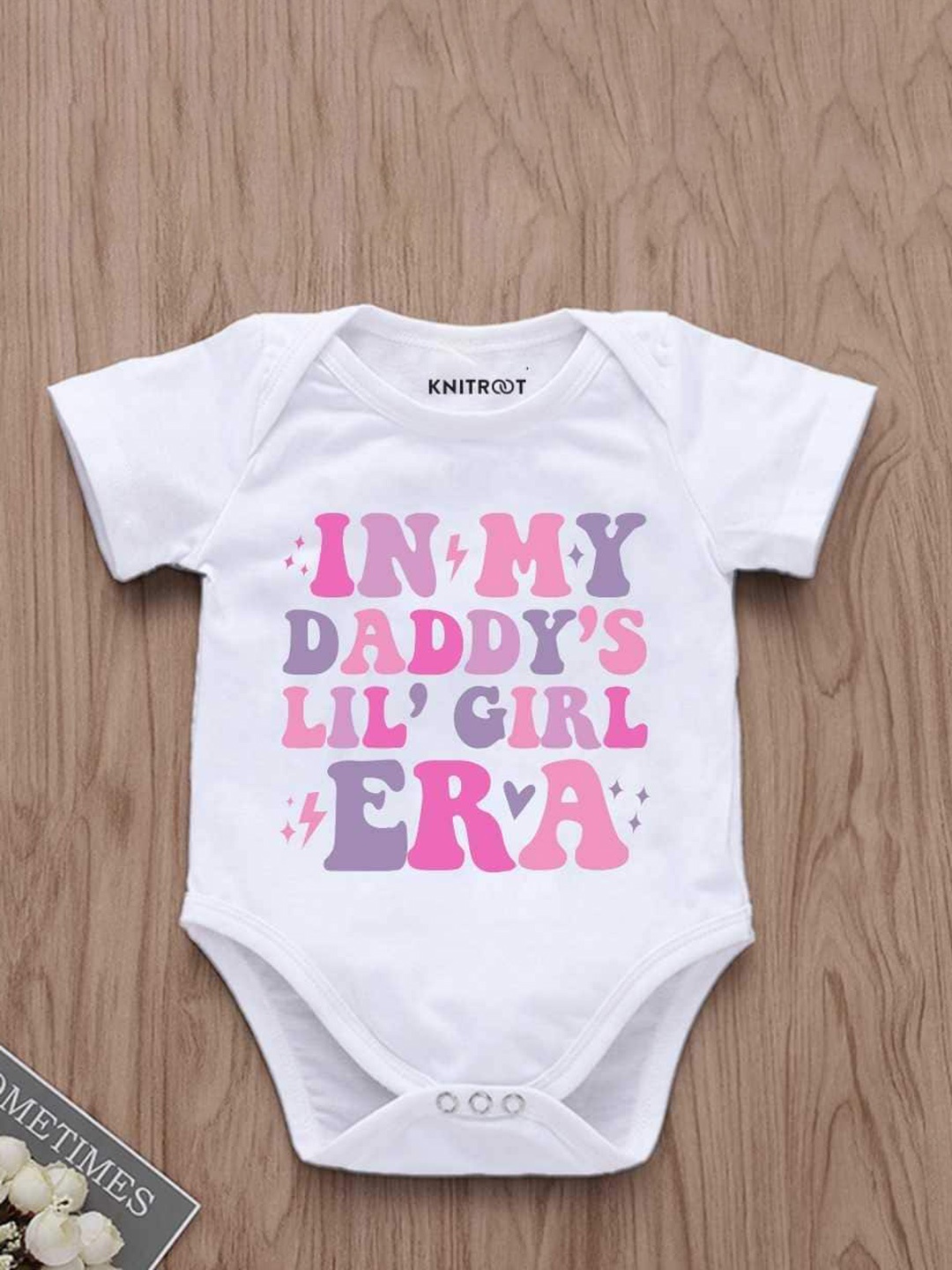 

KNITROOT Infants Unisex Typography Printed Envelope Neck Short Sleeves Casual Bodysuit, White