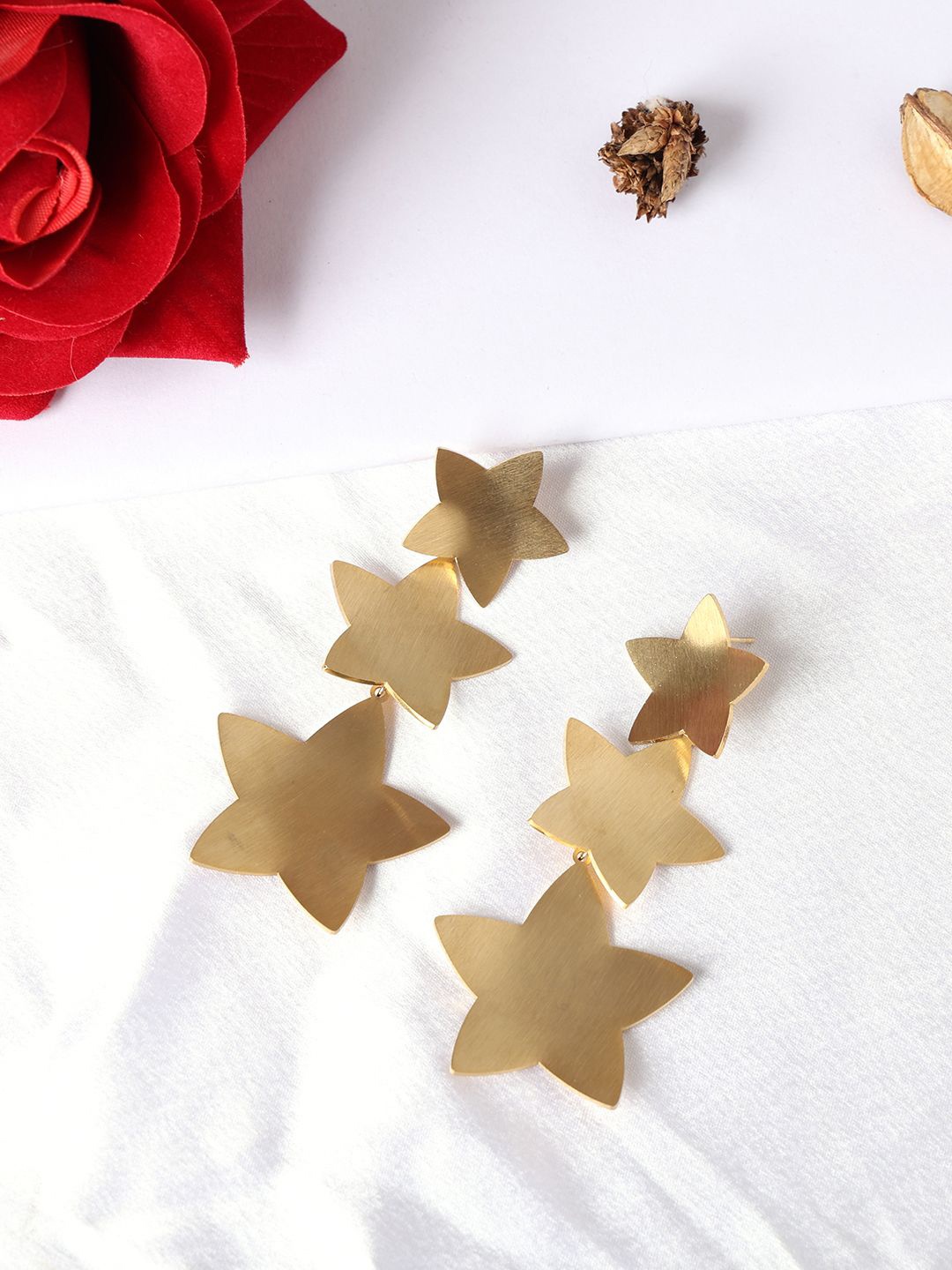 

VENI Gold Plated Drop Earrings