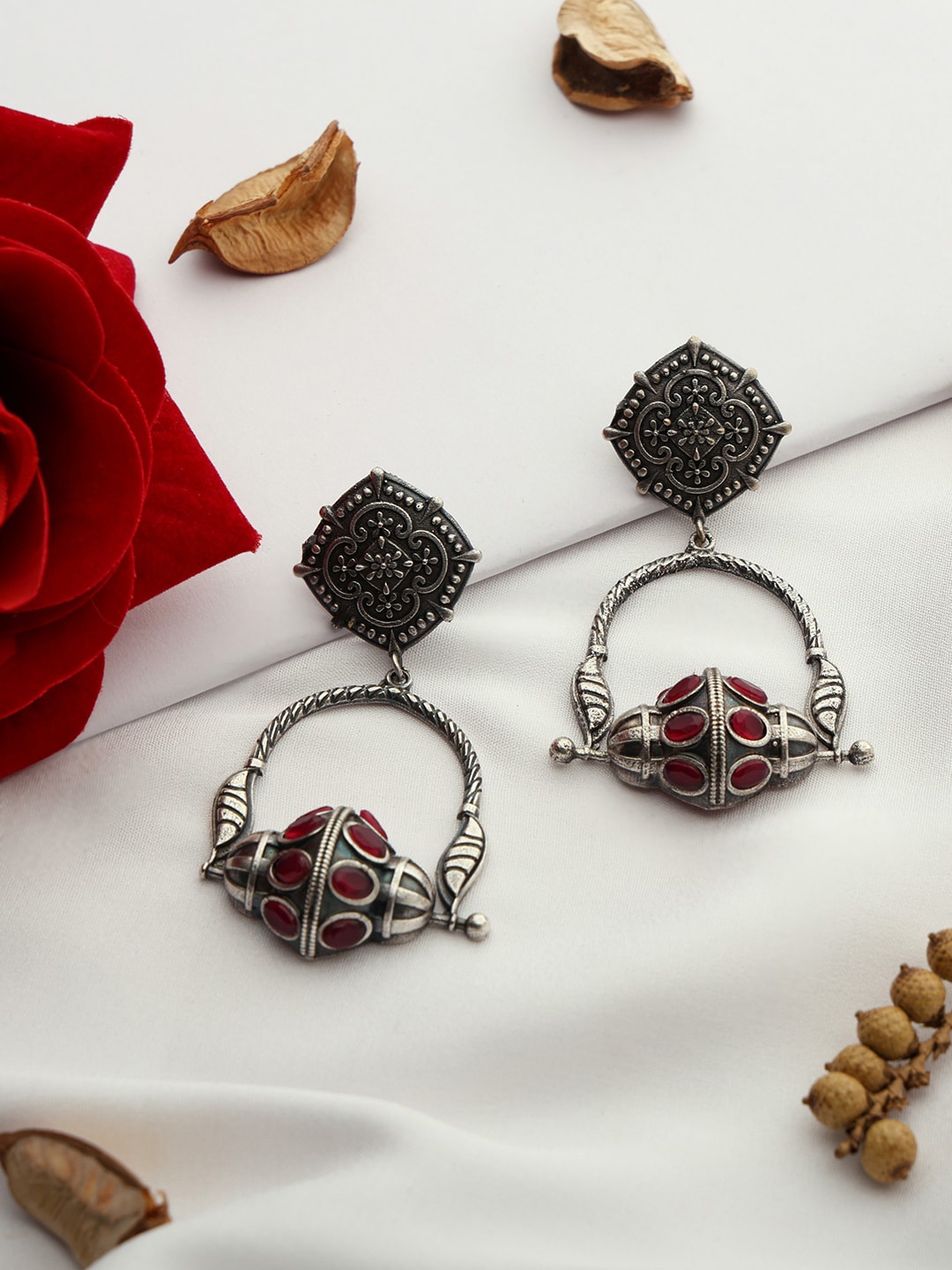 

VENI 92.5 Silver Plated Contemporary Drop Earrings