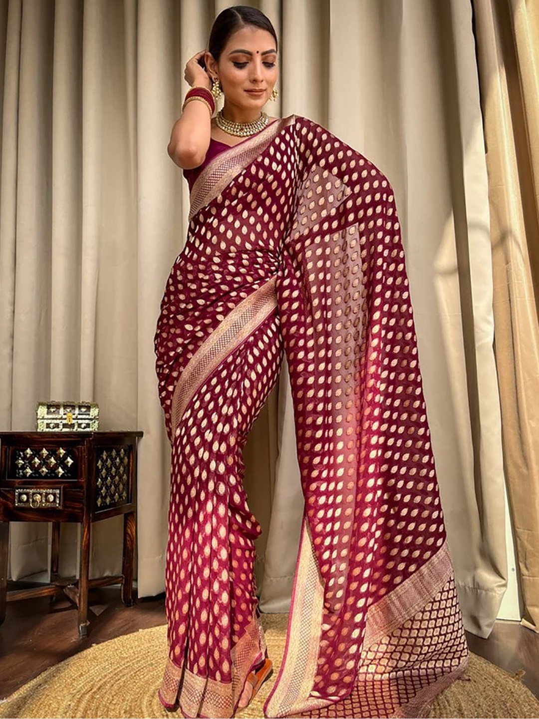

BAESD Ethnic Motifs Zari Silk Blend Saree With Blouse Piece, Maroon