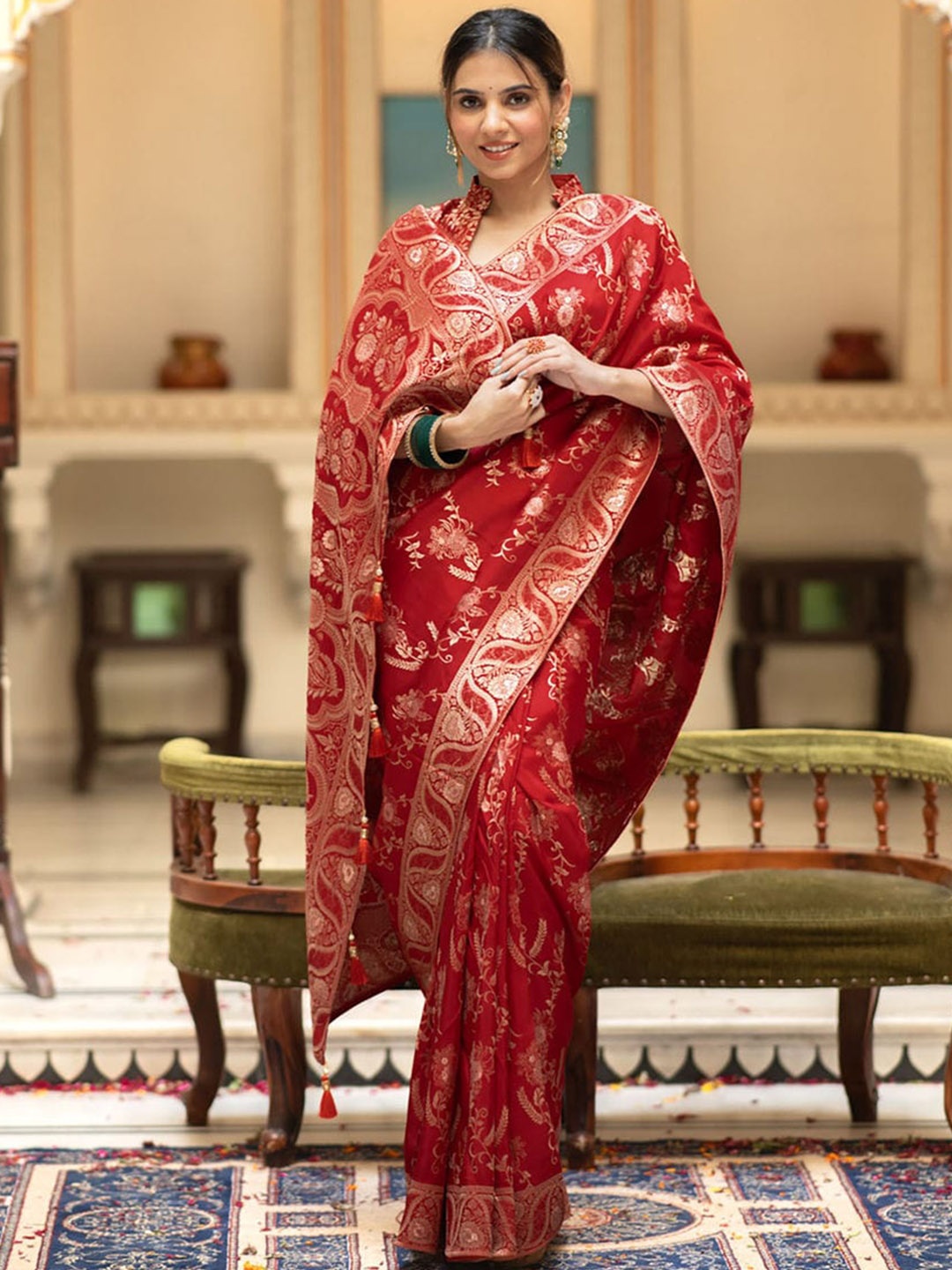 

BAESD Floral Woven Design Zari Silk Blend Saree With Blouse Piece, Red
