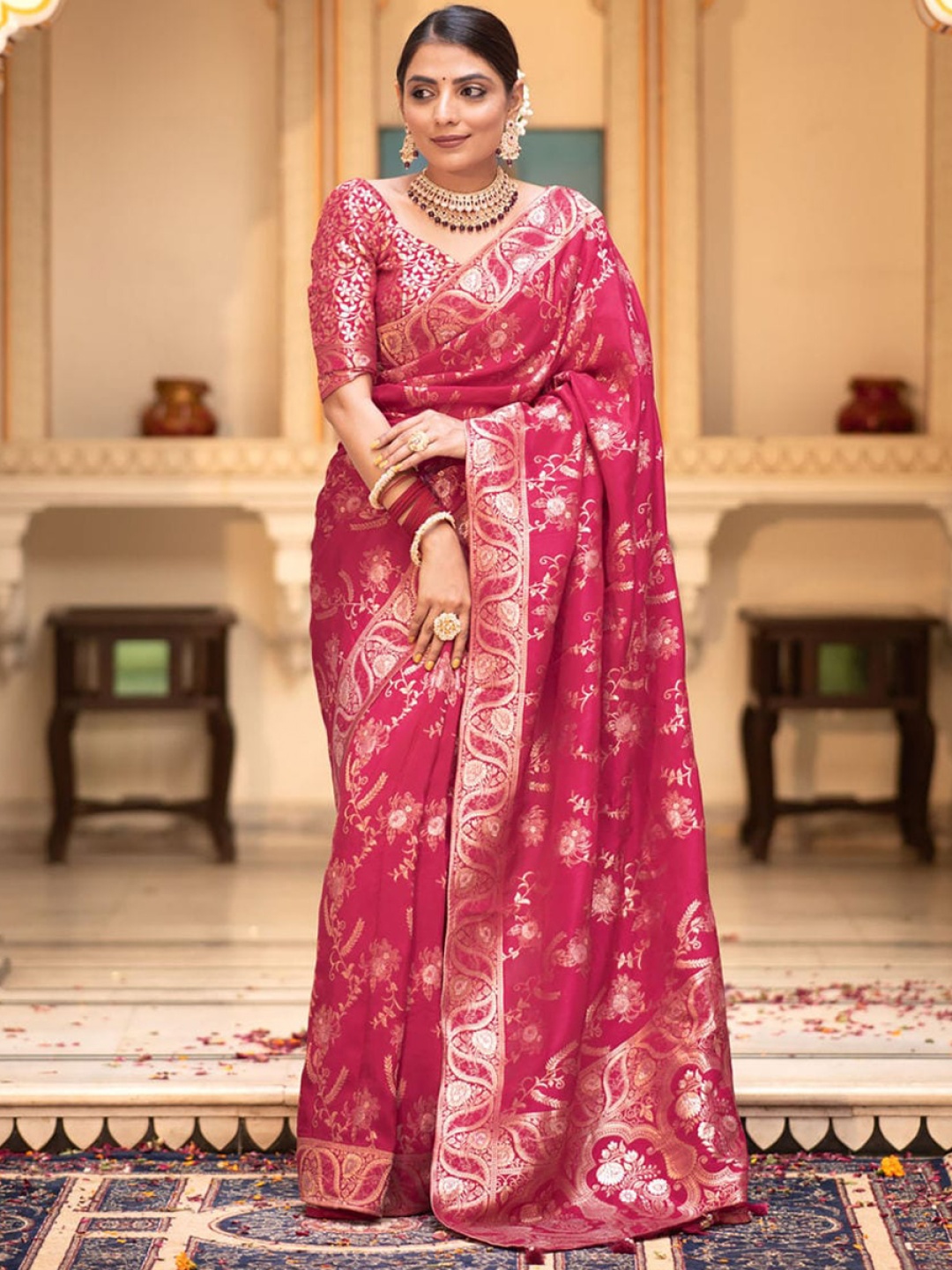 

BAESD Floral Zari Banarasi Saree, Pink