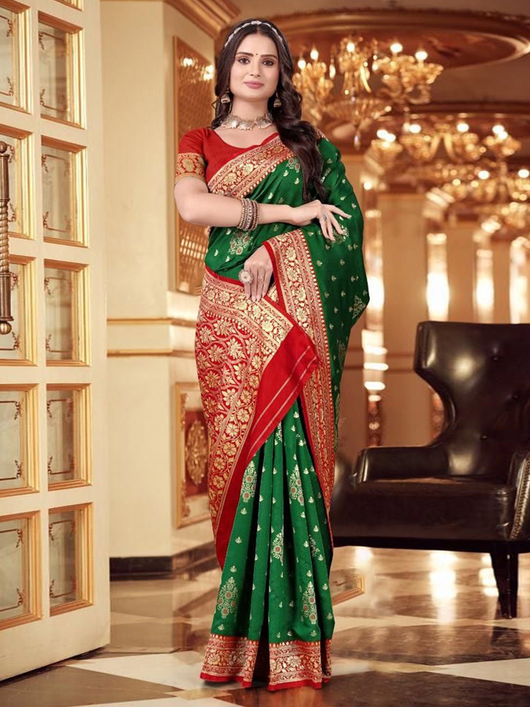 

BAESD Floral Zari Woven Design Banarasi Saree With Unstitched Blouse, Green