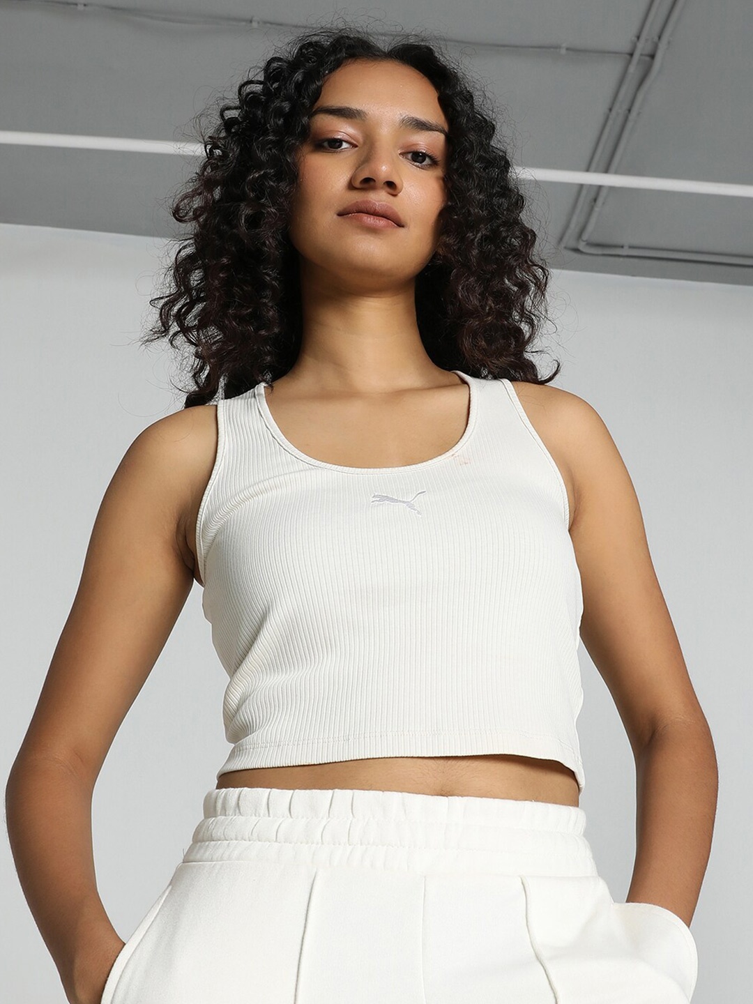 

Puma DARE TO MUTED MOTION Womens Scoop Neck Cropped Tank Top, White