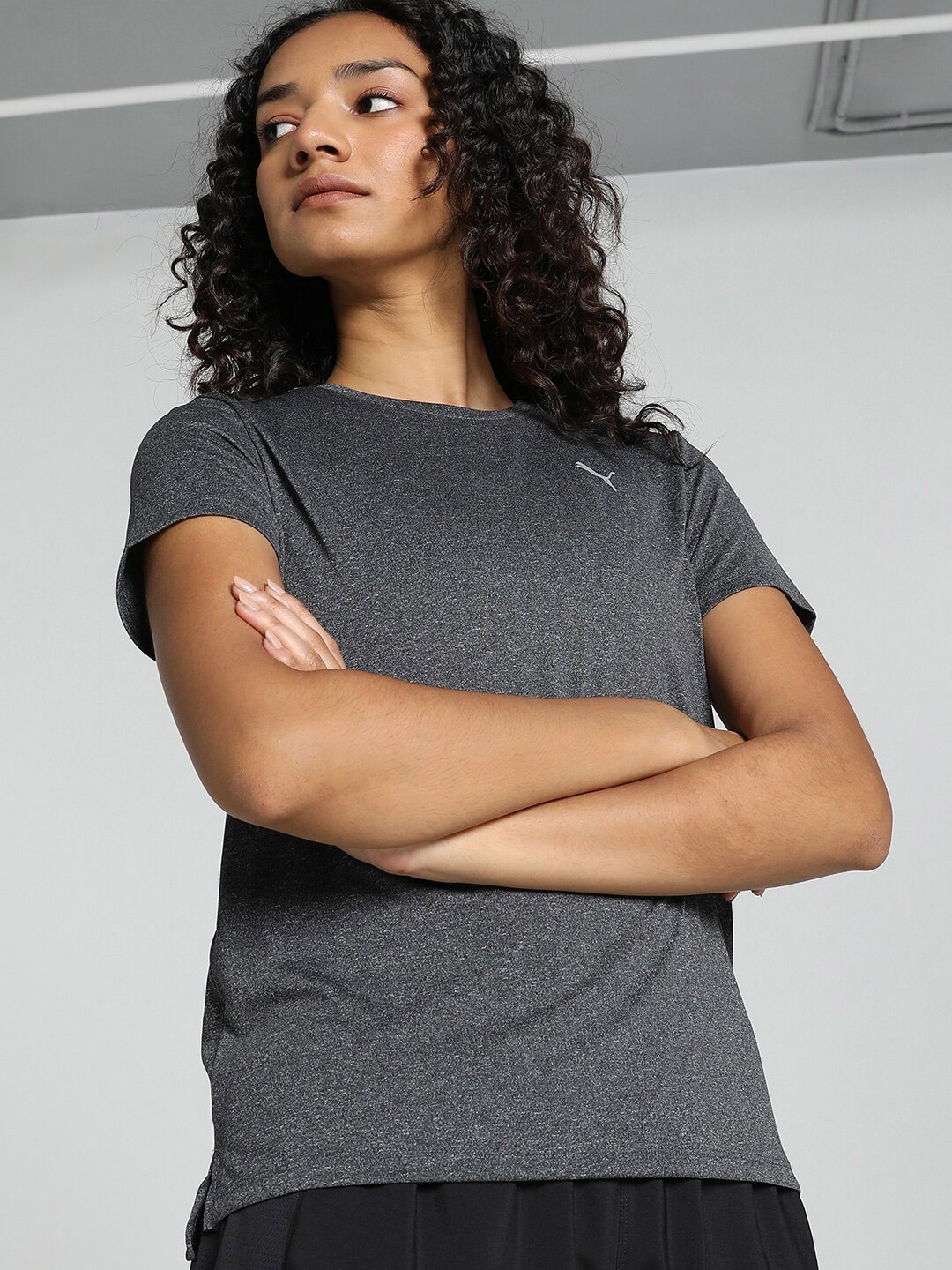 

Puma Women RUN FAVORITE Round Neck Running Tshirt, Grey