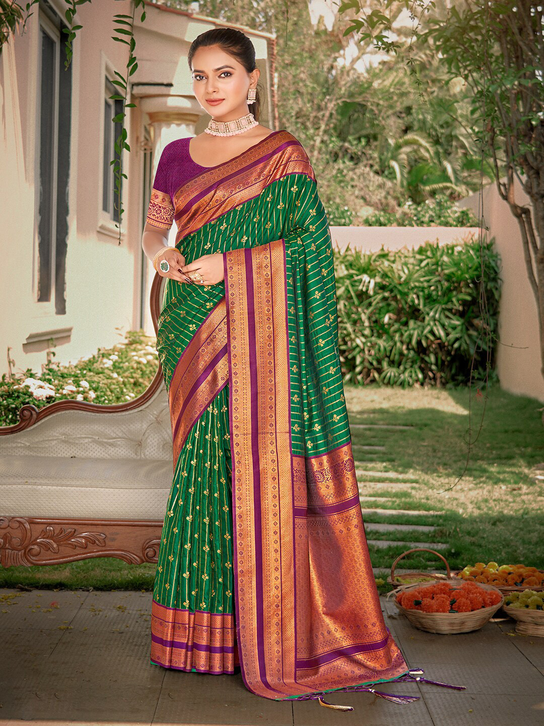 

SANGAM PRINTS Woven Design Zari Silk Blend Tussar Saree, Green