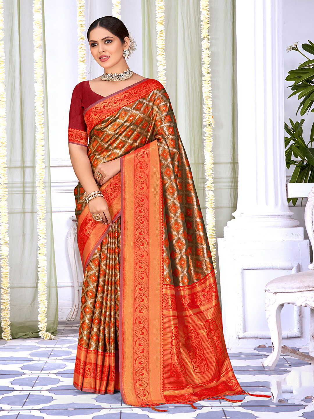

SANGAM PRINTS Woven Design Zari Silk Blend Tussar Saree, Red