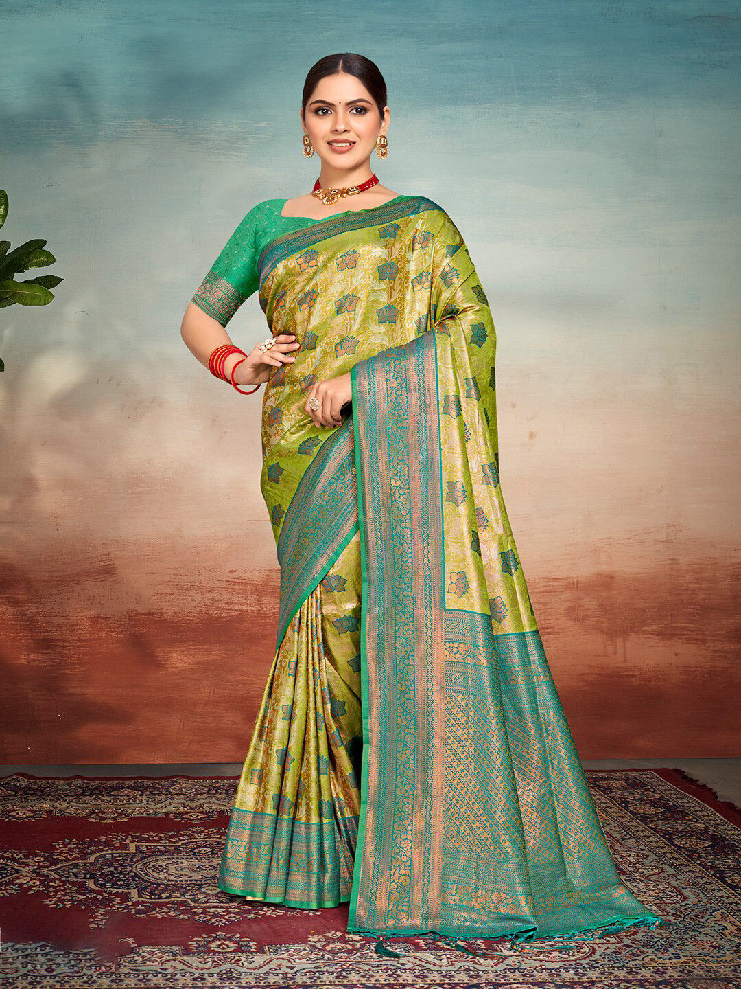 

SANGAM PRINTS Woven Design Zari Silk Blend Tussar Saree, Green