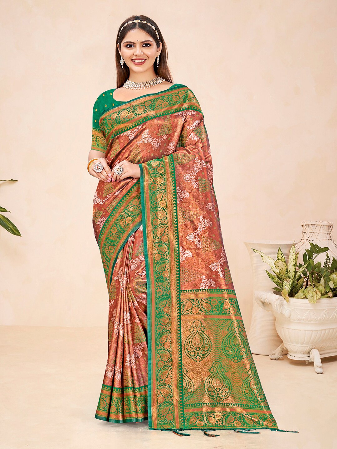 

SANGAM PRINTS Ethnic Motifs Zari Silk Blend Designer Tussar Saree, Green