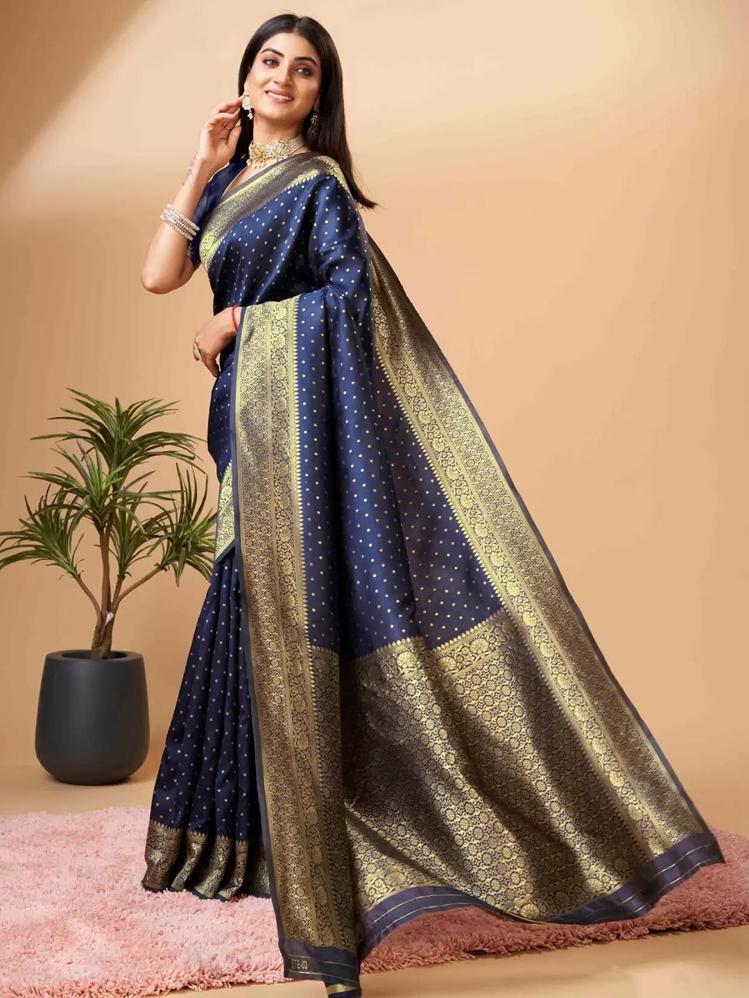 

DIVASTRI Woven Design Zari Pure Silk Kanjeevaram Saree, Navy blue