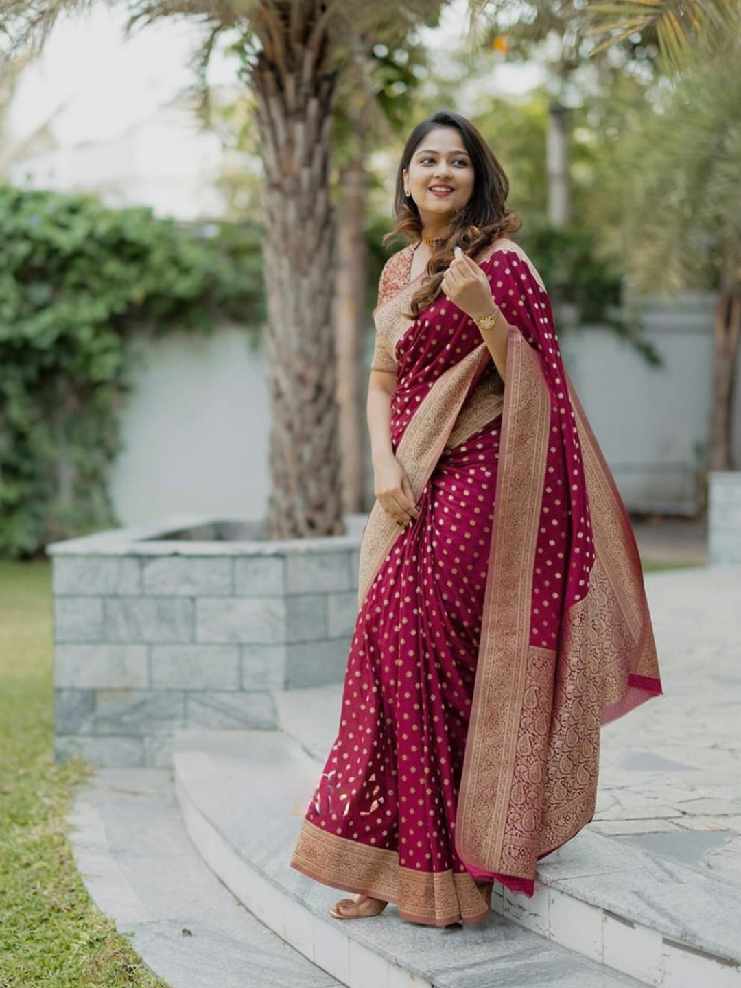 

DIVASTRI Woven Design Zari Pure Silk Kanjeevaram Saree, Maroon