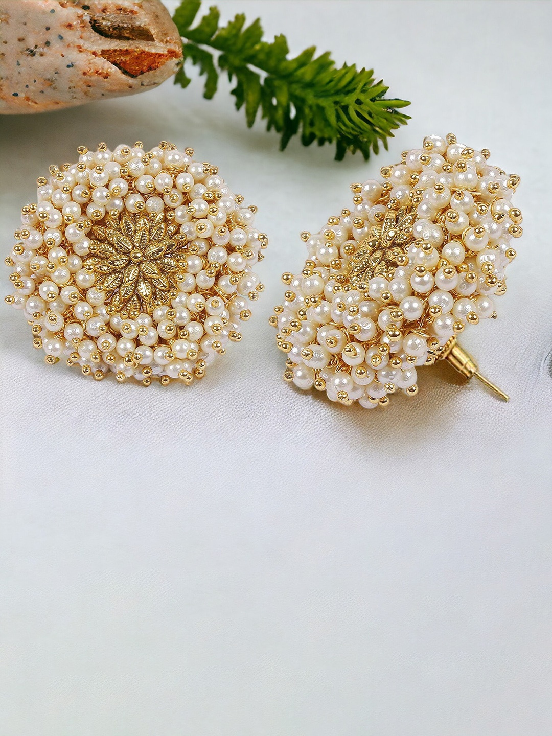

Okos Contemporary Studs Earrings, Gold