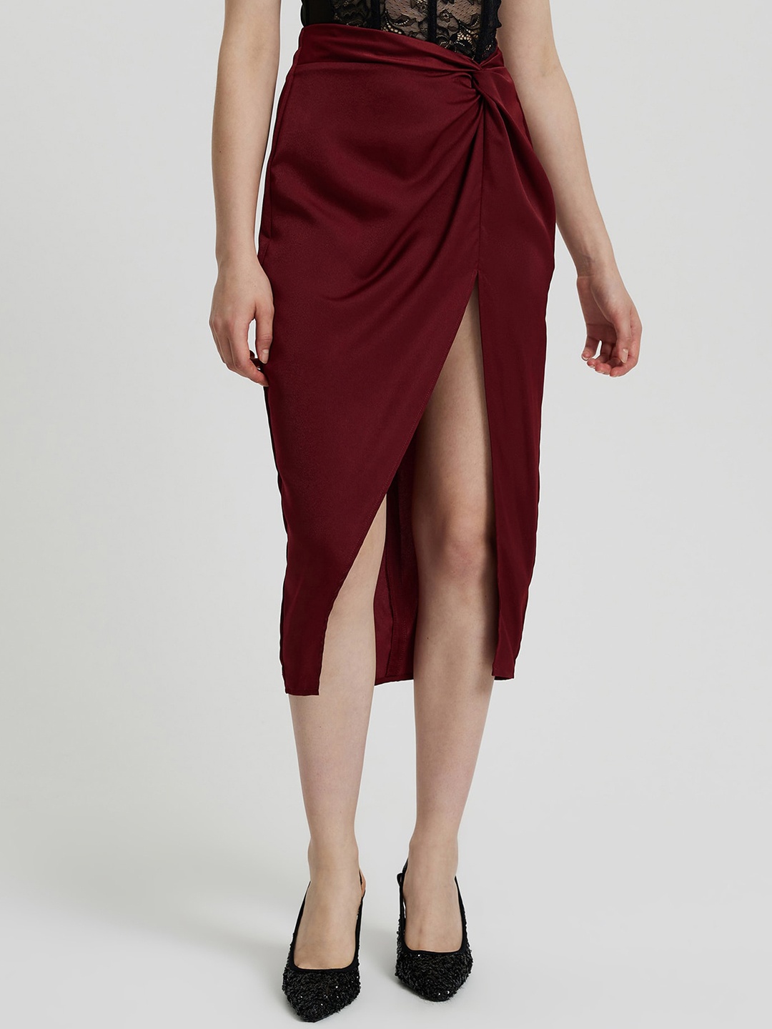 

LULU & SKY Twist-Detail Irregular Slit Skirt, Red
