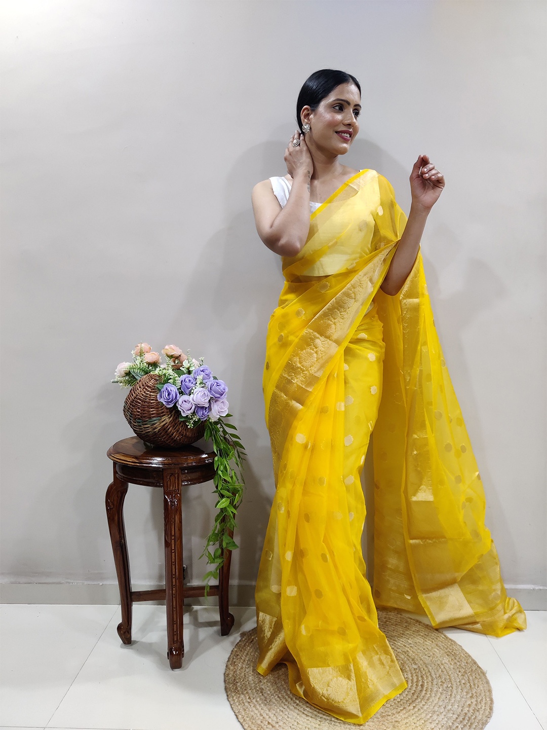 

AWRIYA Ethnic Motifs Zari Organza Saree, Yellow