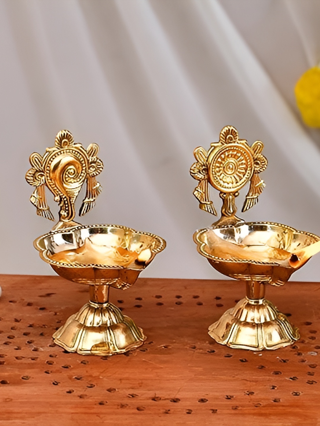 

Aura 2-Pcs Yellow Pure Brass Shanku Chakra Kuber Diyas