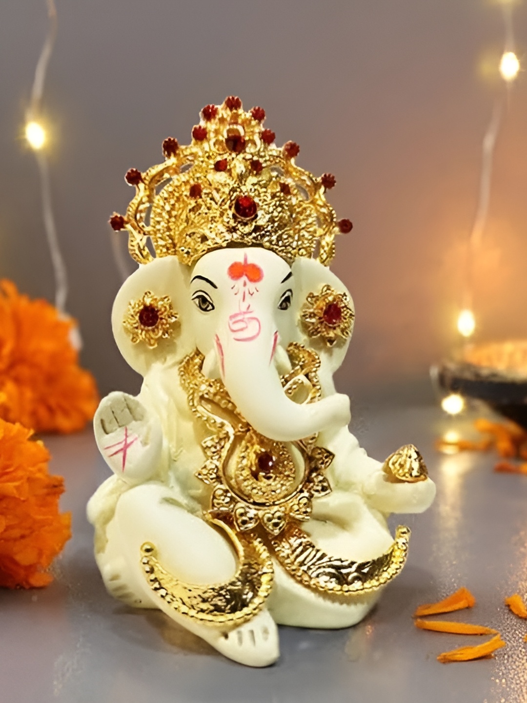 

Aura Cream & Gold-Toned Religious Idol Showpiece