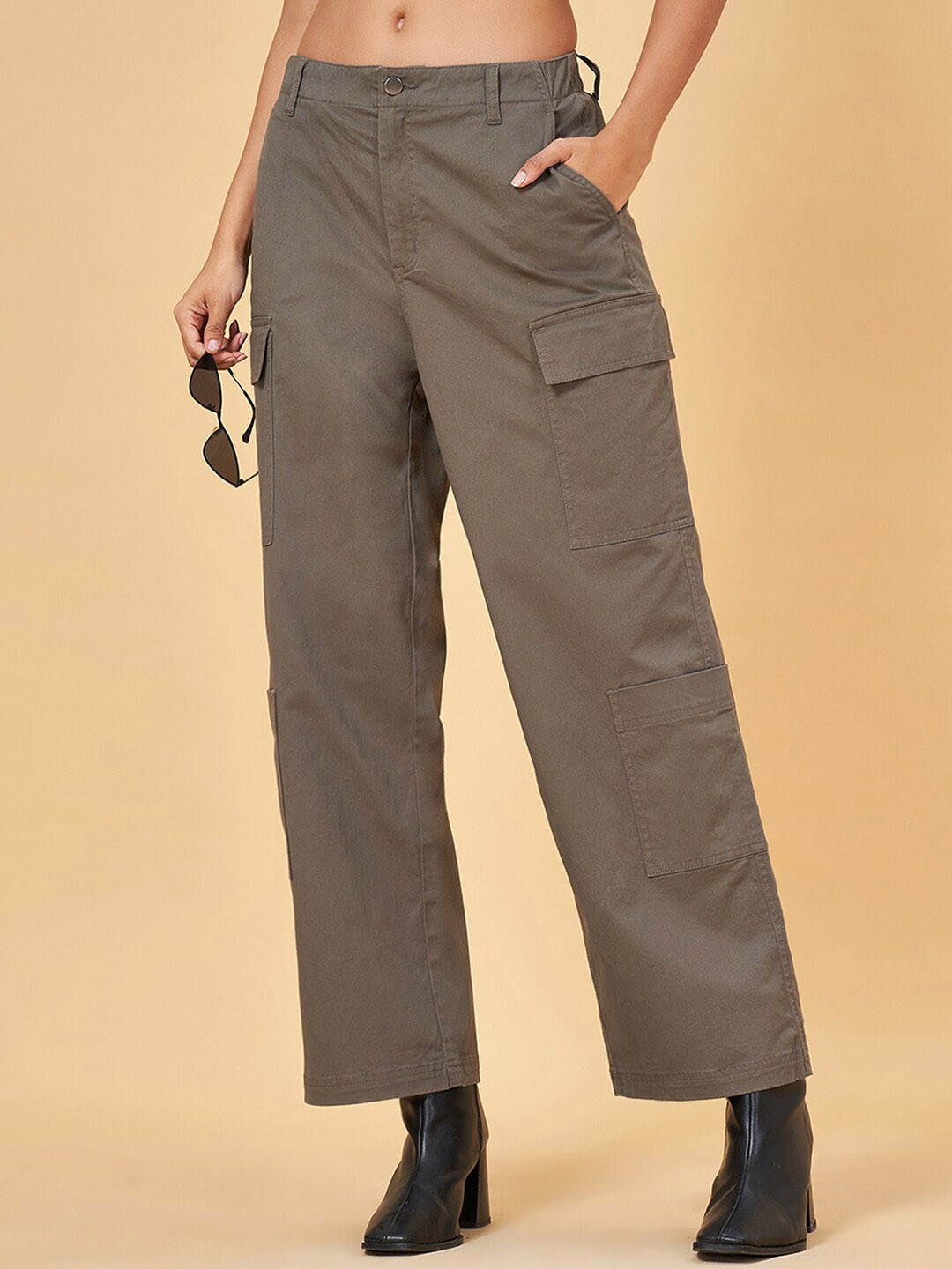 

YU by Pantaloons Women Relaxed-Fit Mid Rise Track Pants, Olive