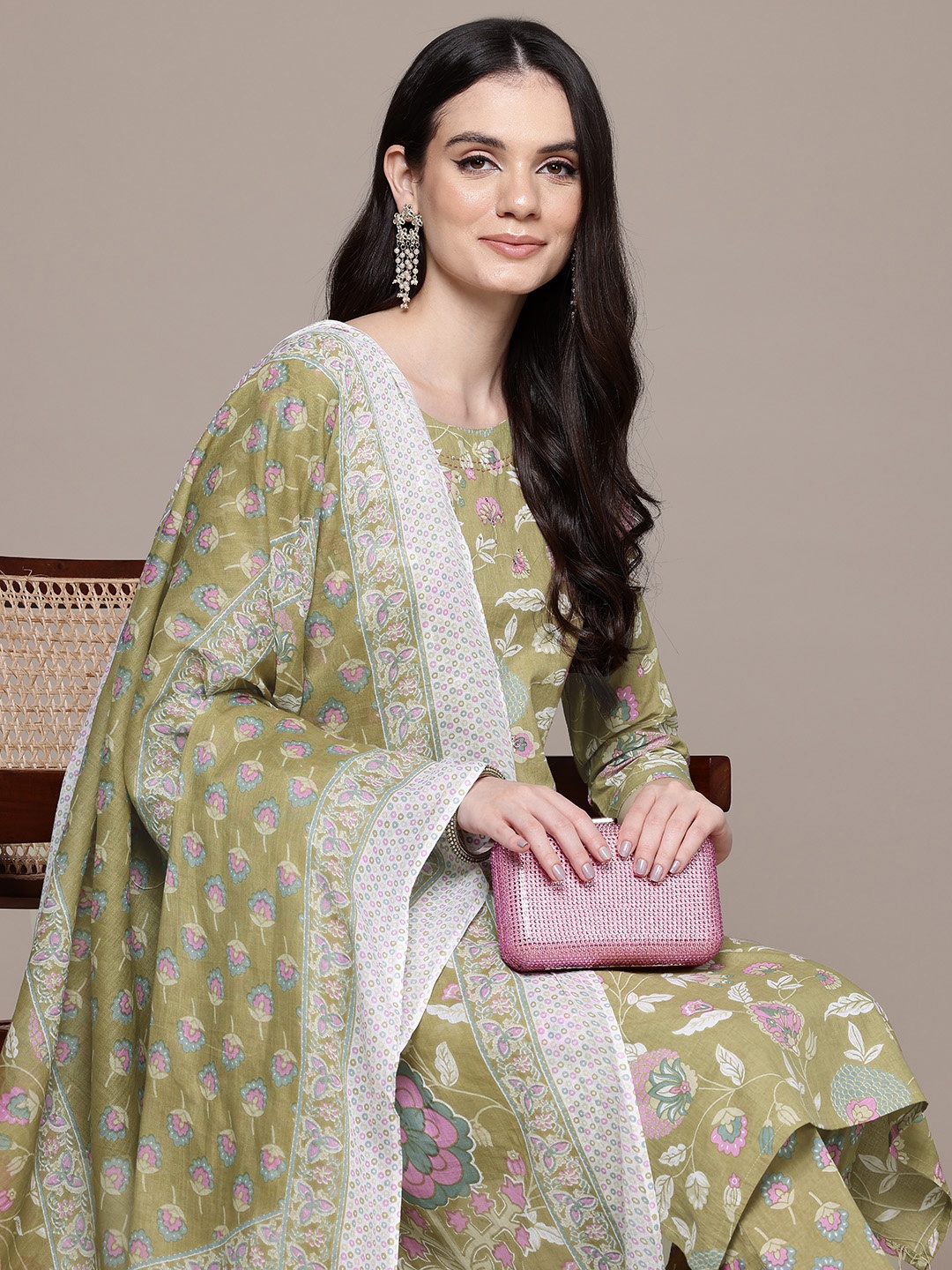 

Readiprint Fashions Women Floral Printed Pure Cotton Kurta with Trousers & Dupatta, Green