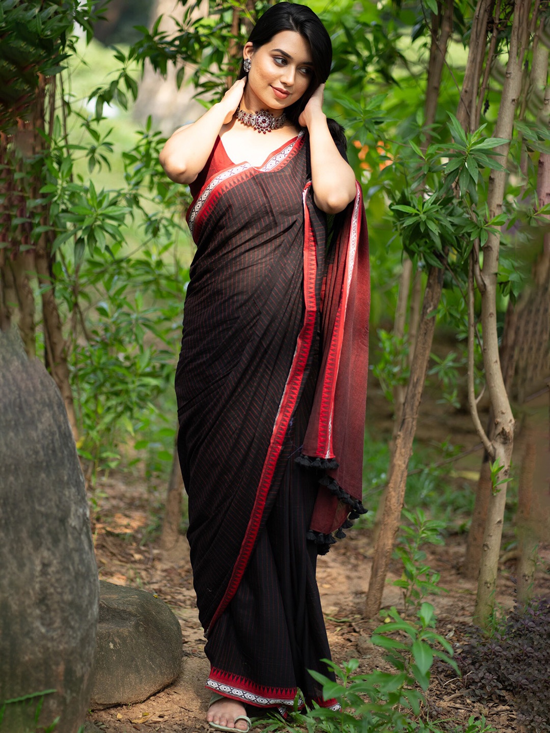 

I LOVE SAREES Striped Pure Cotton Handloom Saree, Black