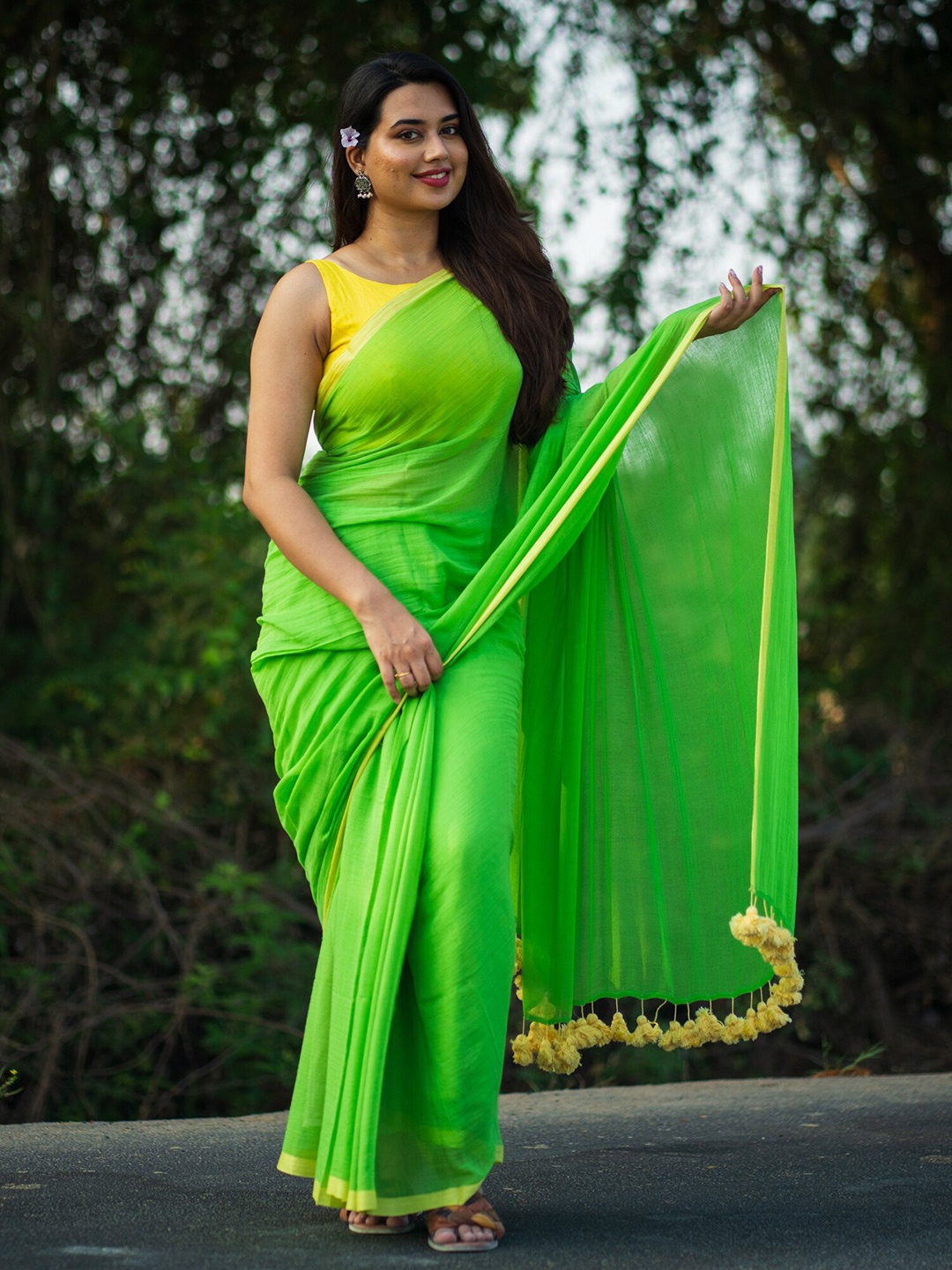 

I LOVE SAREES Solid Pure Cotton Saree, Lime green