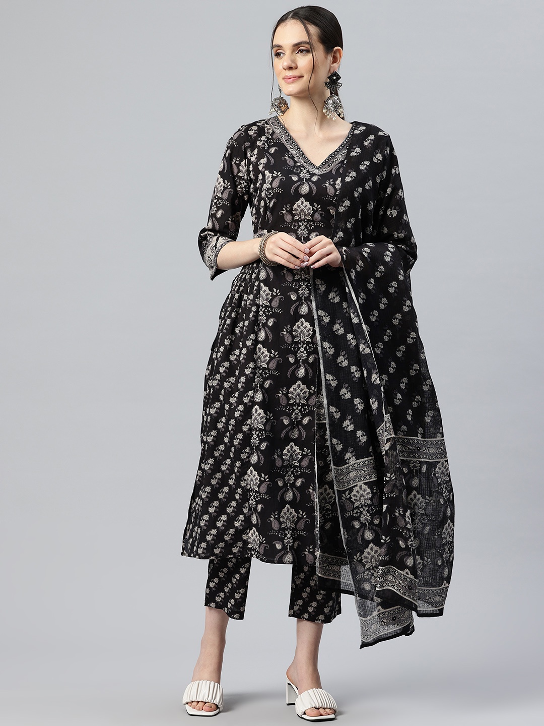 

Yuris Floral Printed Panelled Thread Work Pure Cotton Kurta with Trousers & With Dupatta, Black