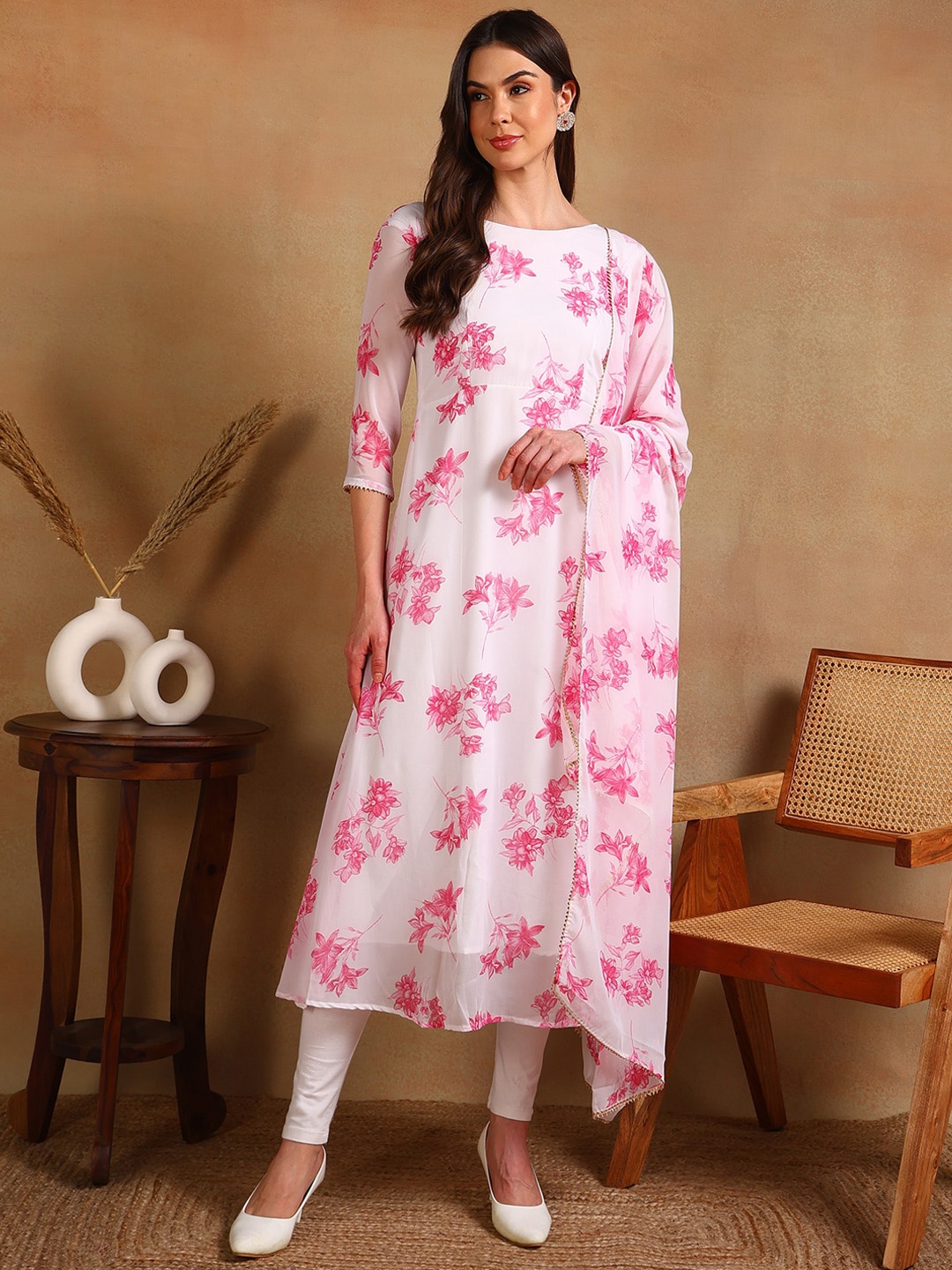 

DSK STUDIO Floral Printed Boat Neck Three-Quarter Sleeves Anarkali Kurta with Dupatta, Pink