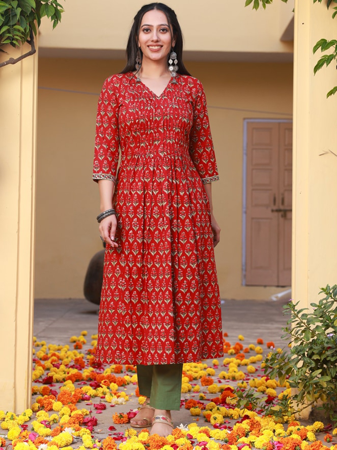 

Jaipuri Adaah Women Floral Printed Block Print Kurta, Red