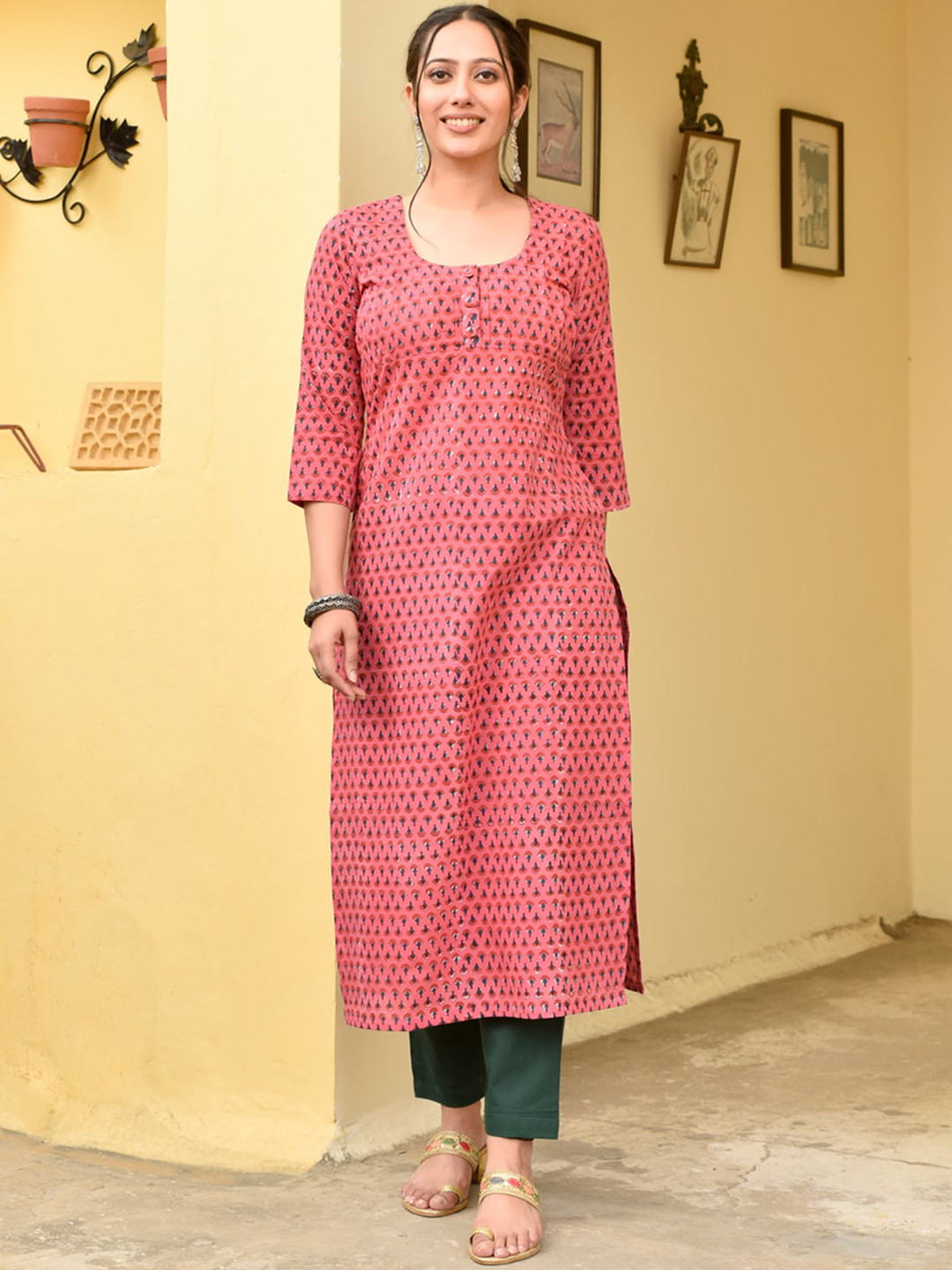 

Jaipuri Adaah Ethnic Motifs Printed Round Neck Cotton Straight Kurta, Peach