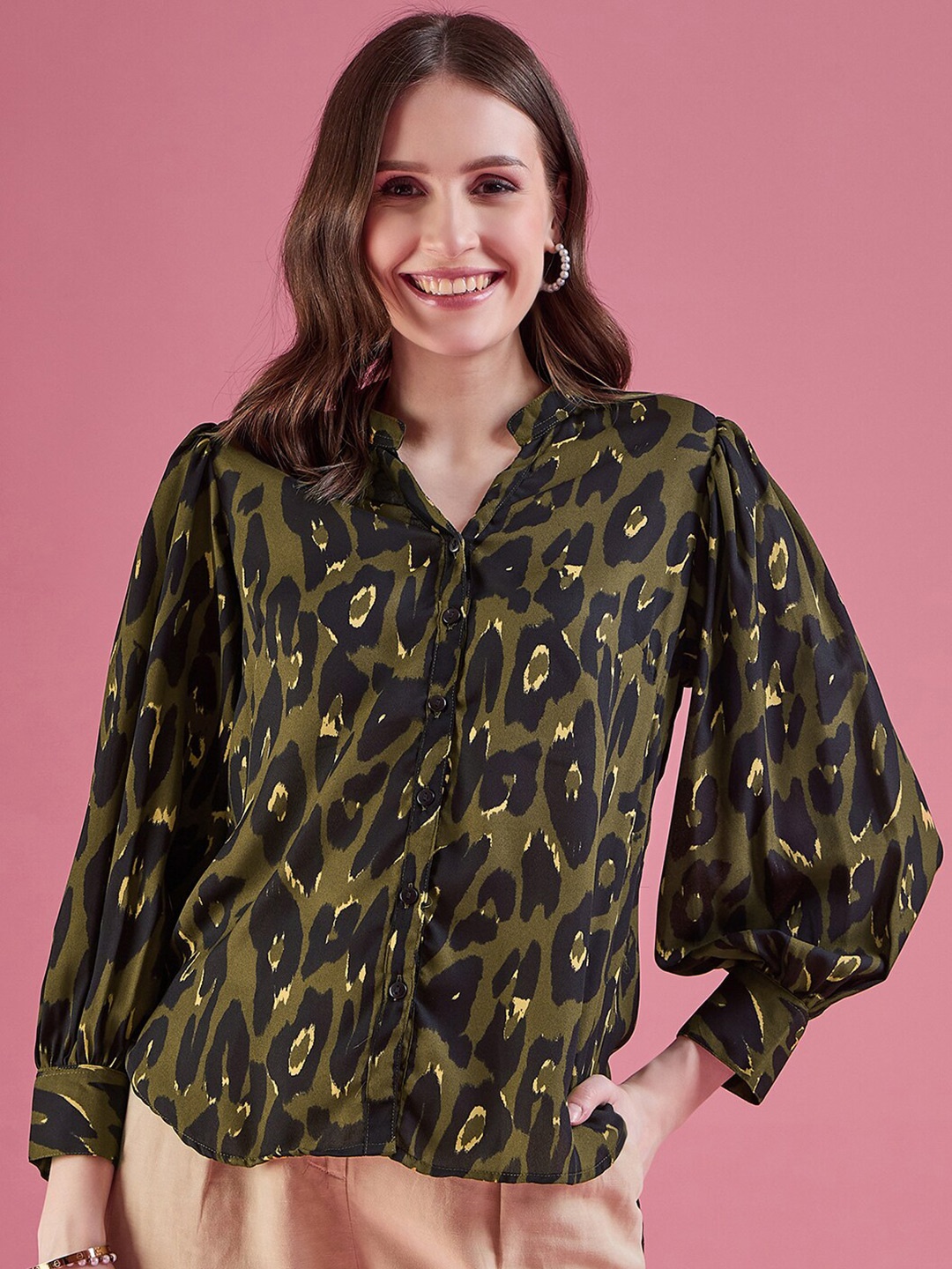 

DressBerry Green Classic Abstract Printed Puff Sleeves Georgette Casual Shirt