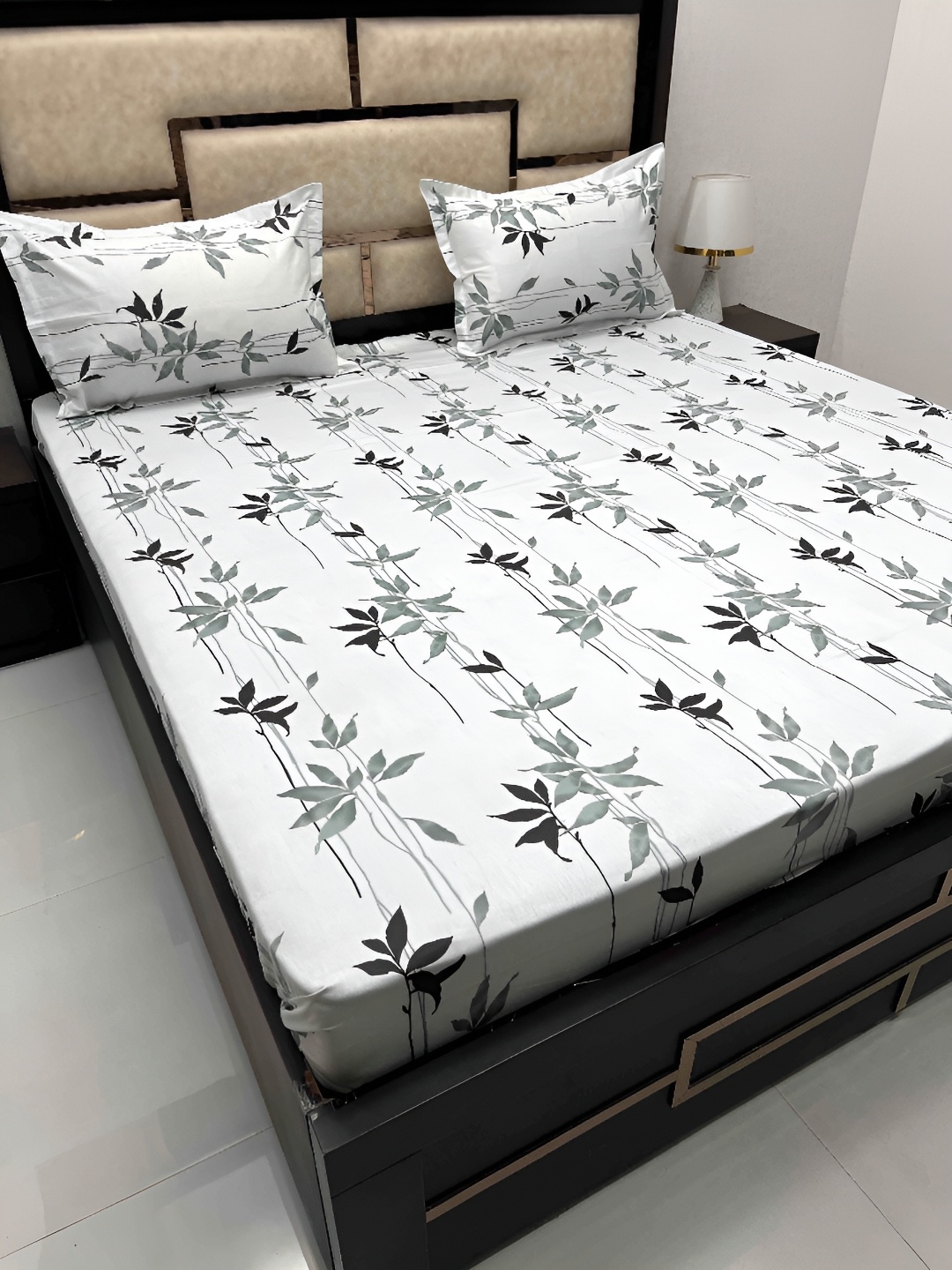 

Pure Decor Velar Fur Sib Green & White Cotton Floral King Bedsheet With 2 Pillow Covers