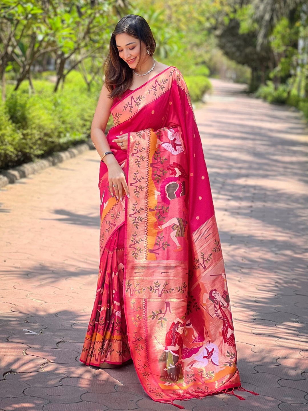 

Mitera Woven Design Zari Paithani Saree, Pink
