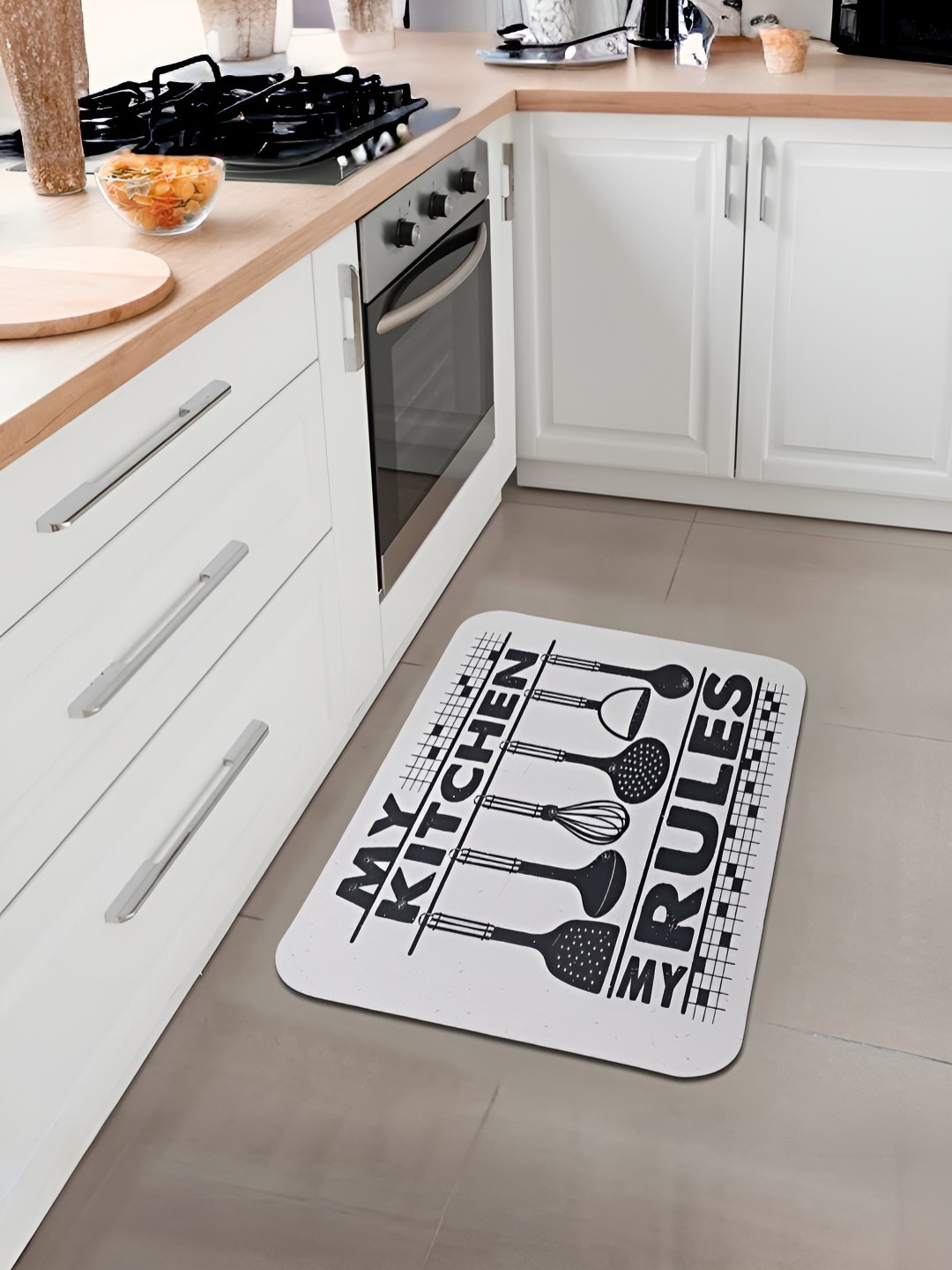 

Savya Home Black & White Printed Anti Skid 210 GSM Bath Rugs