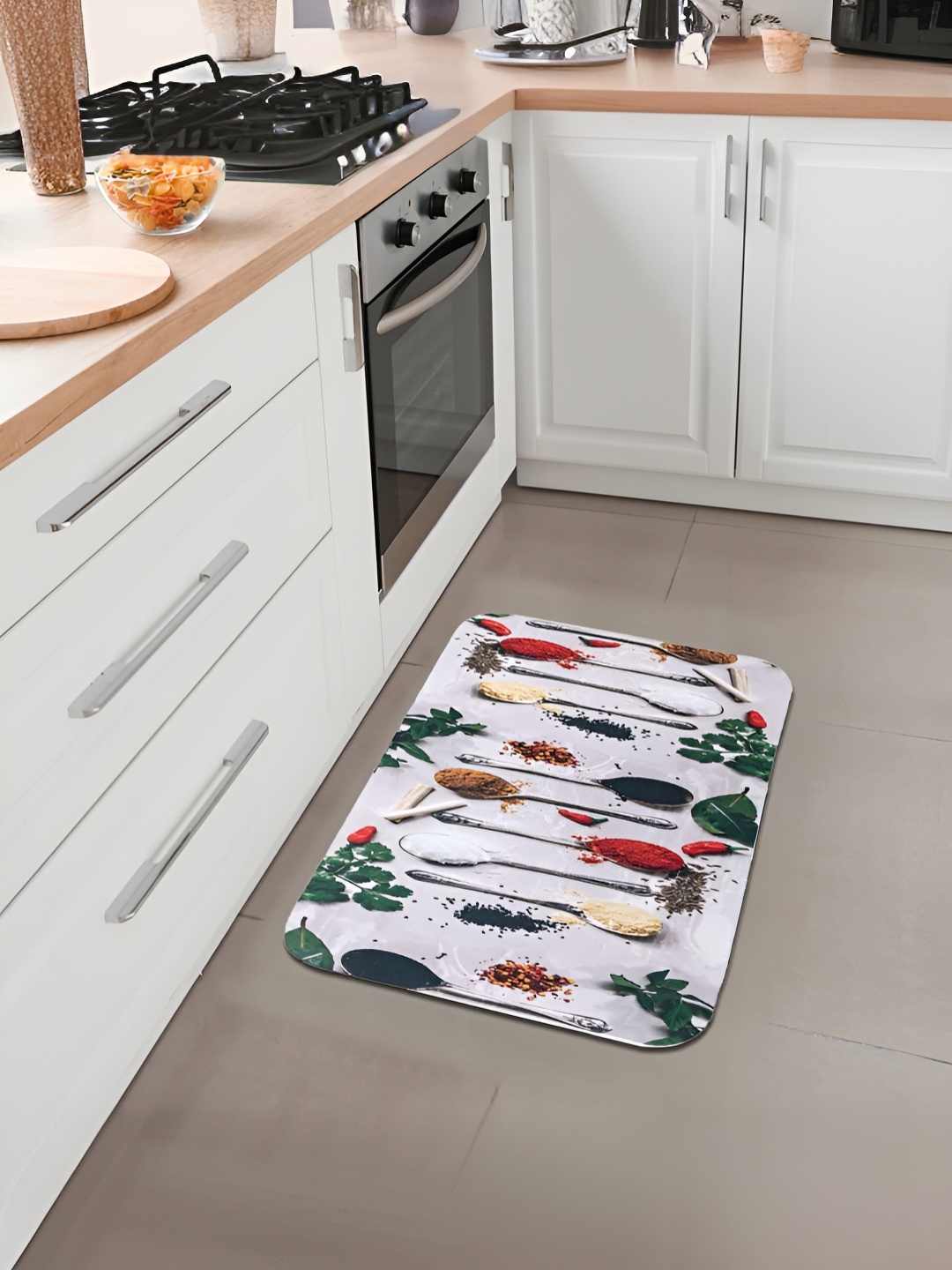 

SAVYA HOME Grey & Red Printed Anti-Skid 210 GSM Bath Rugs