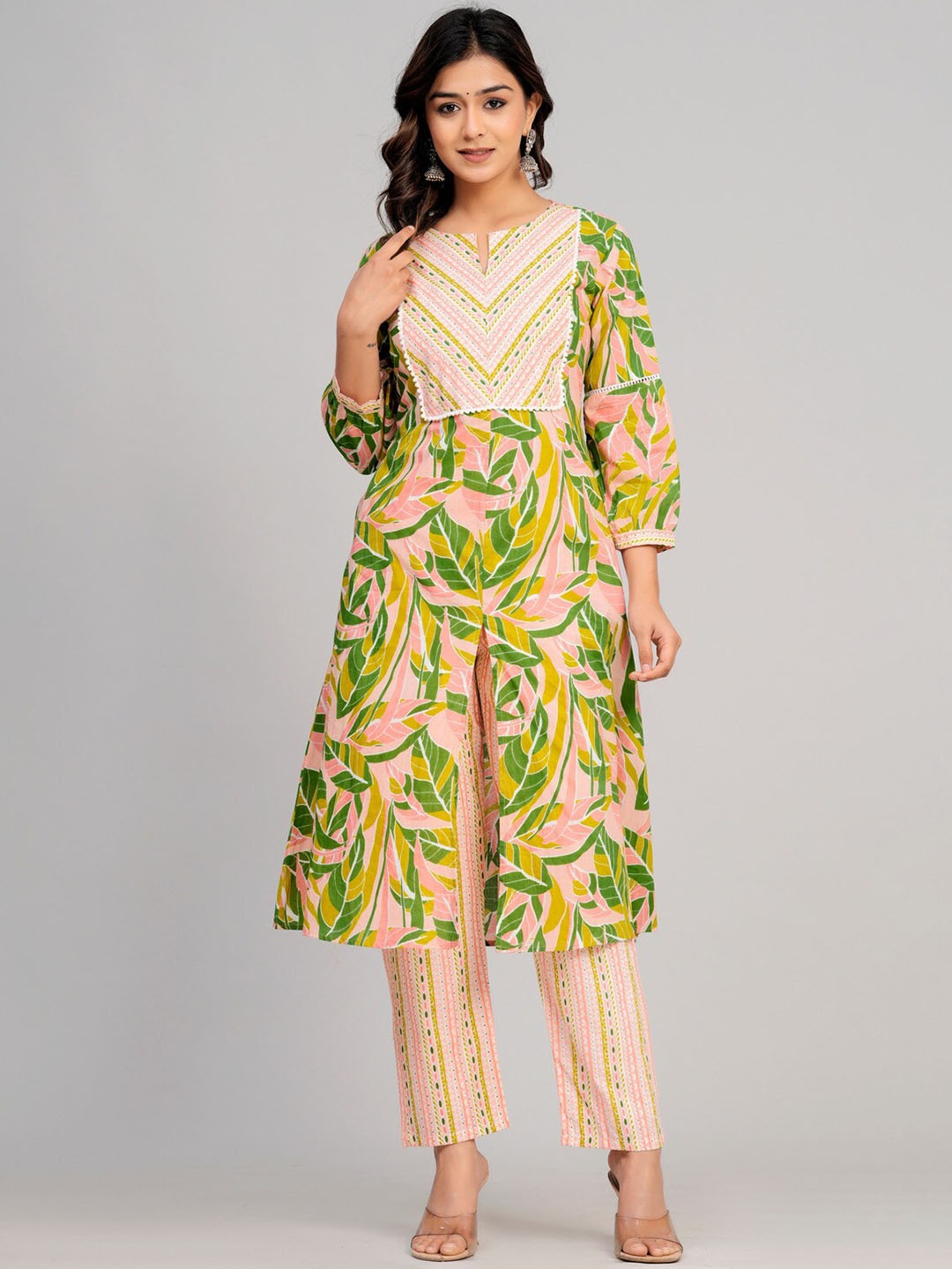 

SARAI CREATIONS Tropical Printed Pure Cotton A-Line Kurta with Trousers, Green