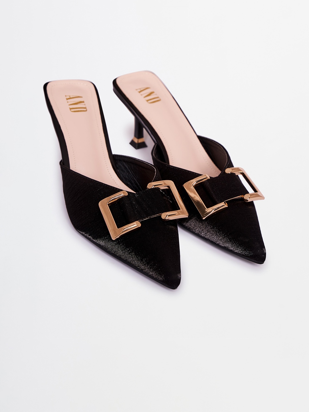 

AND Buckle Detailed Slim Heels, Black