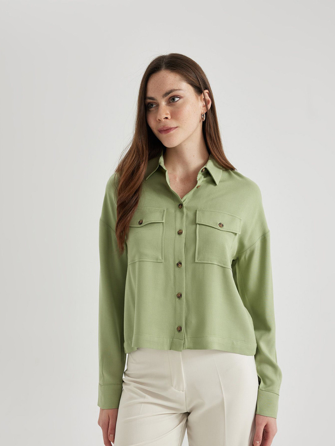 

DeFacto Spread Collar Casual Shirt, Na